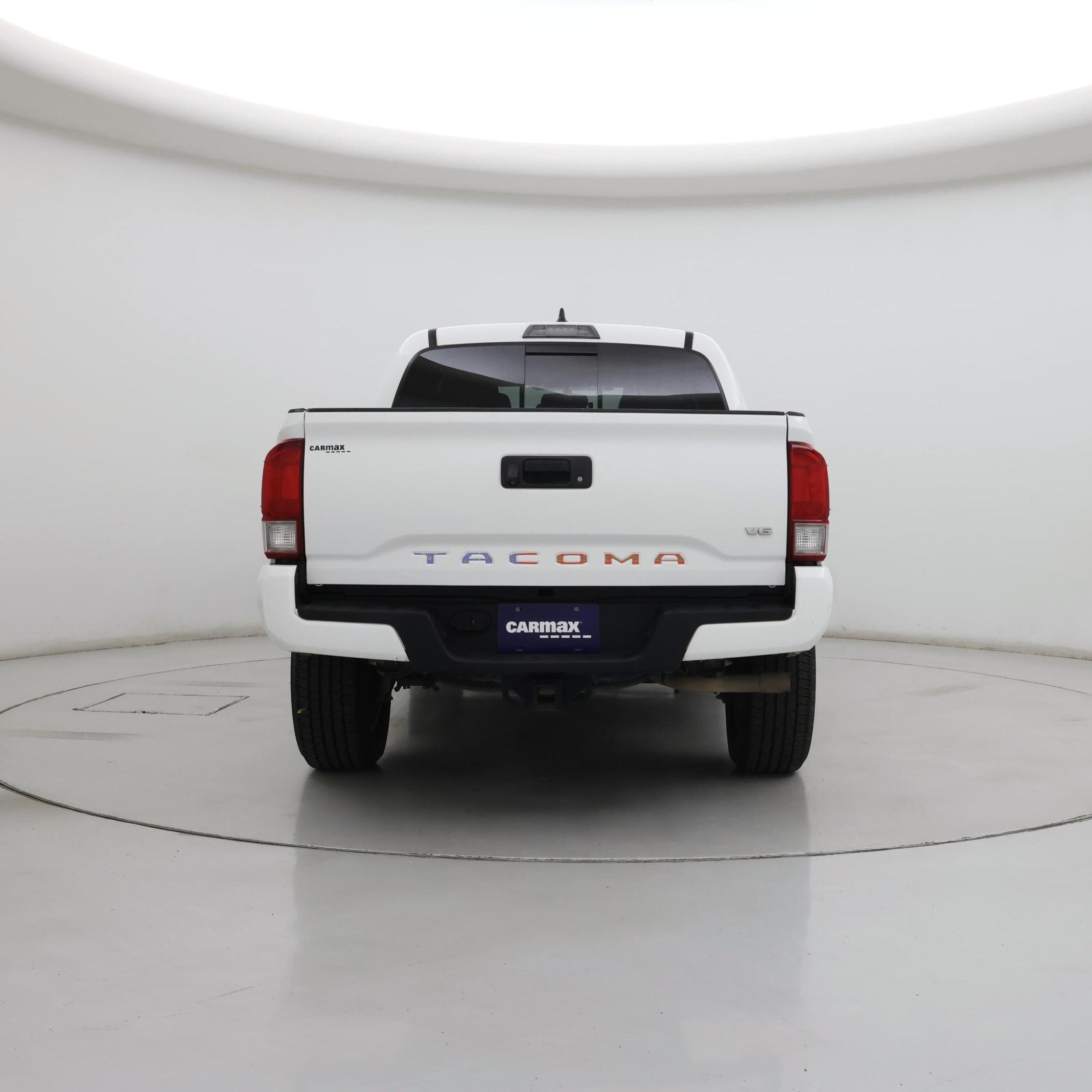 Thumbnail: 2017 Toyota Tacoma - 6