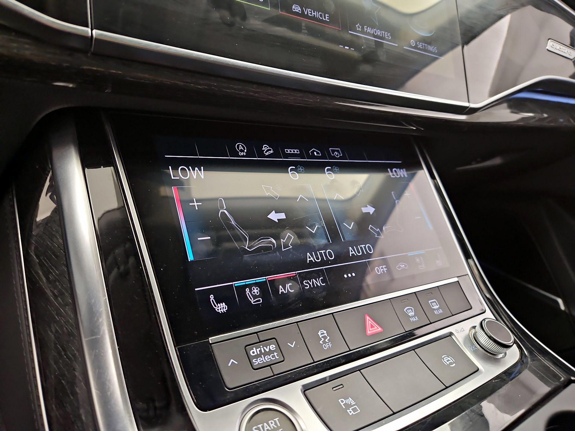Thumbnail: 2021 Audi Q7 - 16