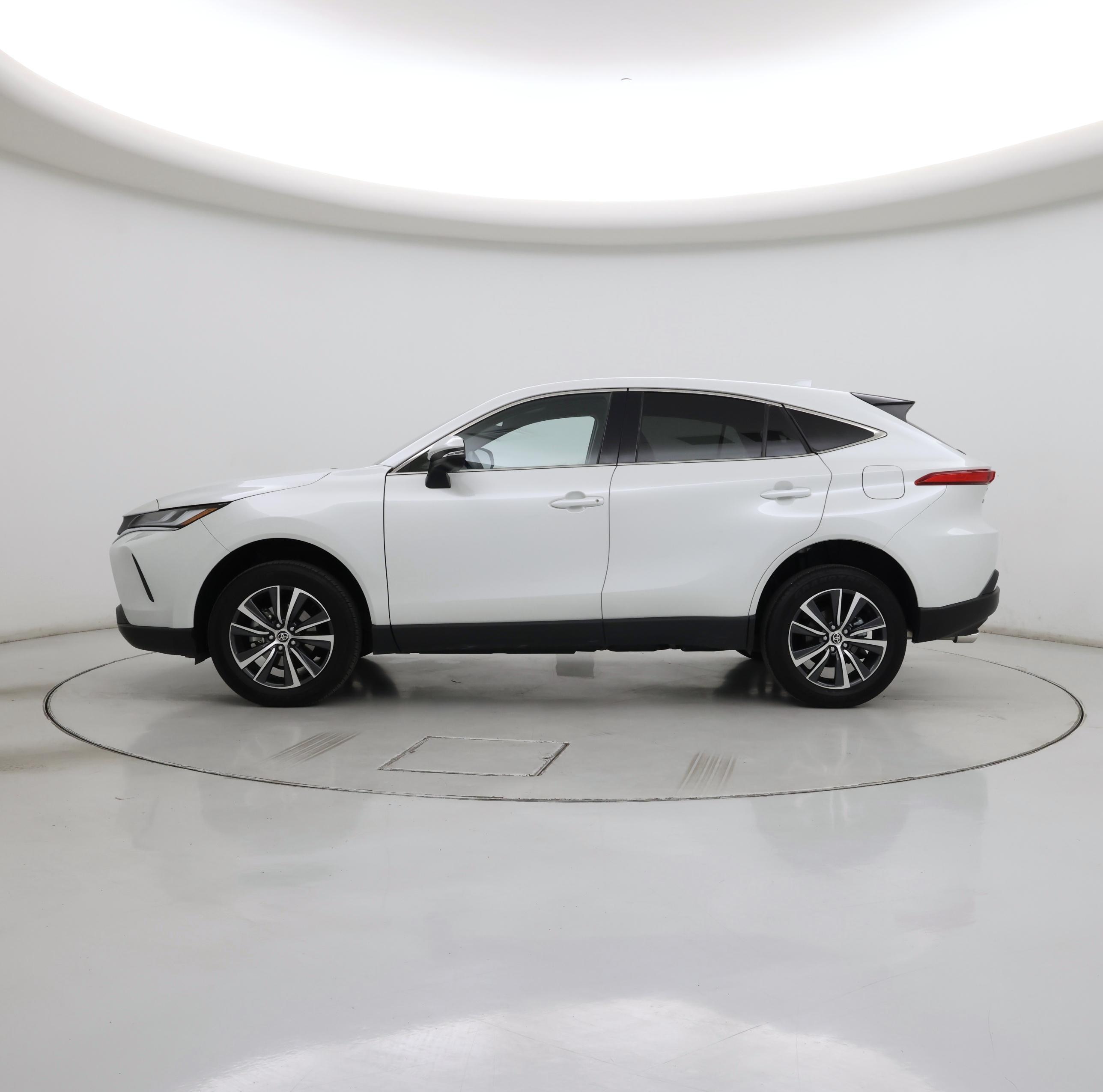 Thumbnail: 2024 Toyota Venza - 3