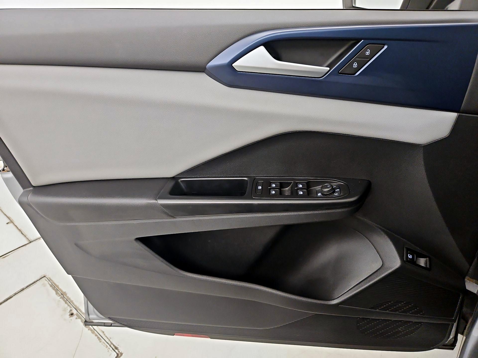 Thumbnail: 2022 Volkswagen Taos - 12