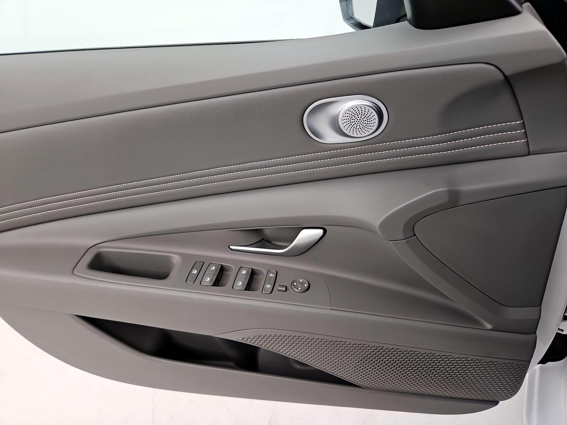 Thumbnail: 2024 Hyundai Elantra - 12