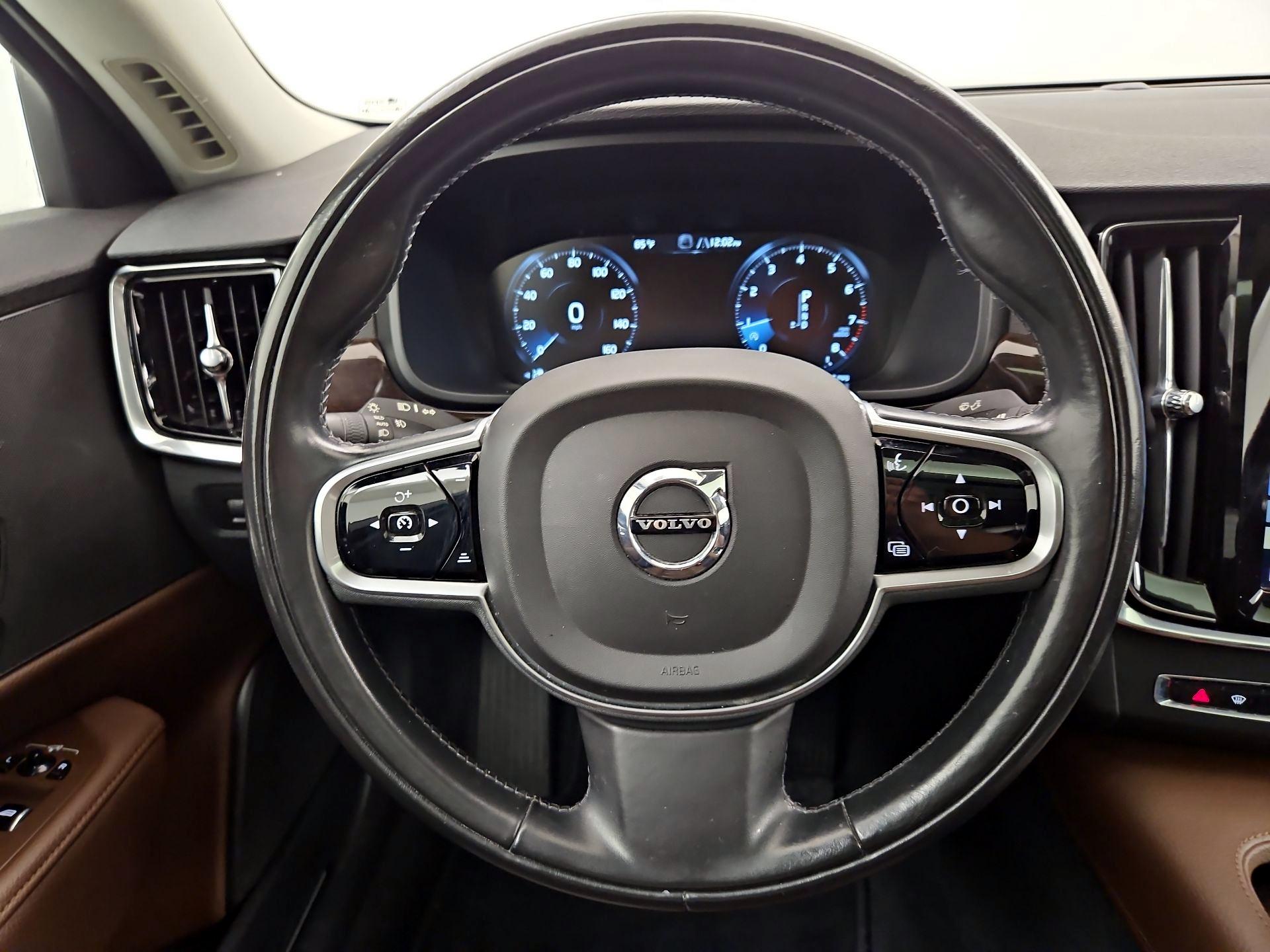 Thumbnail: 2018 Volvo S90 - 10