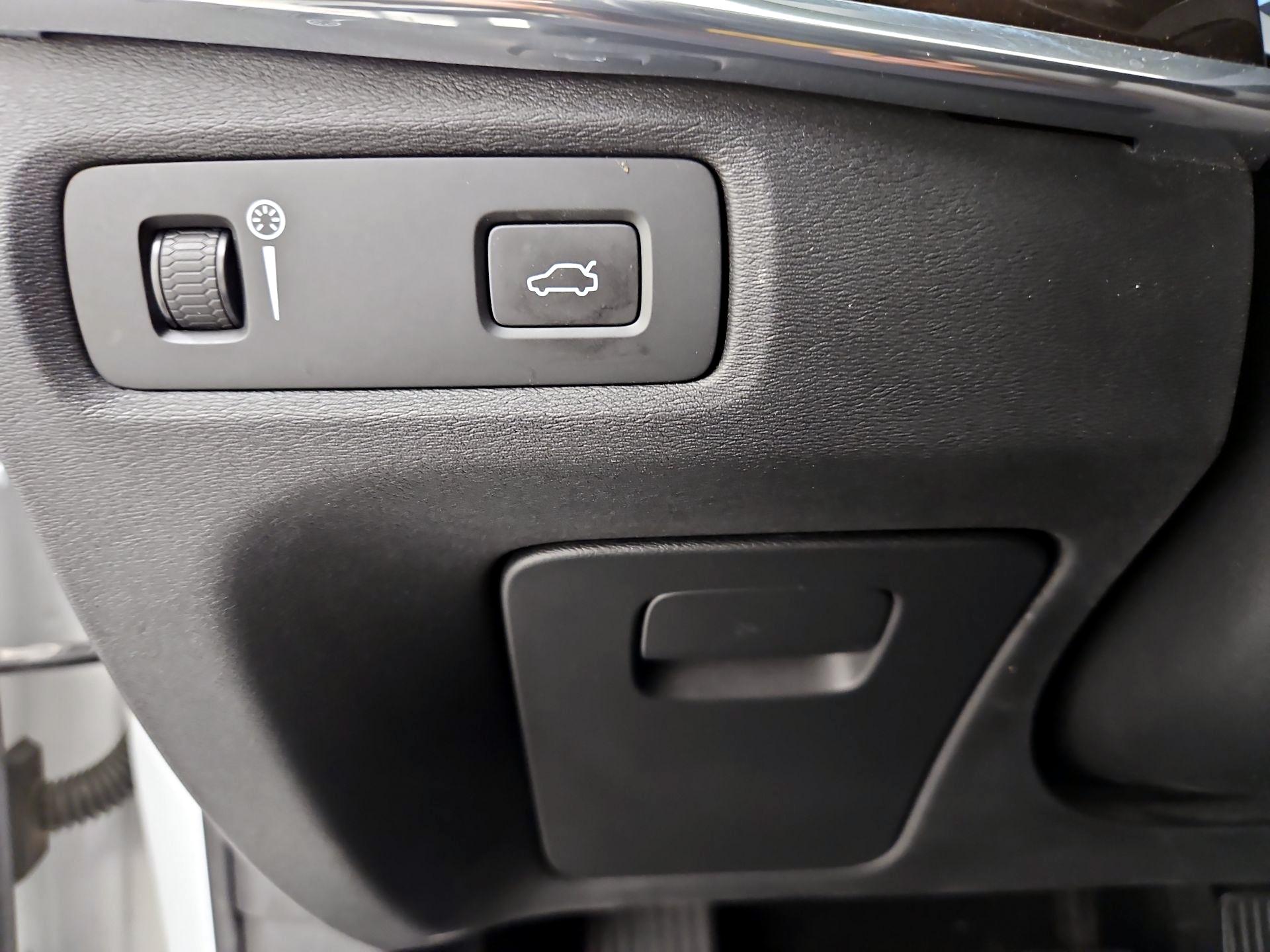 Thumbnail: 2018 Volvo S90 - 13