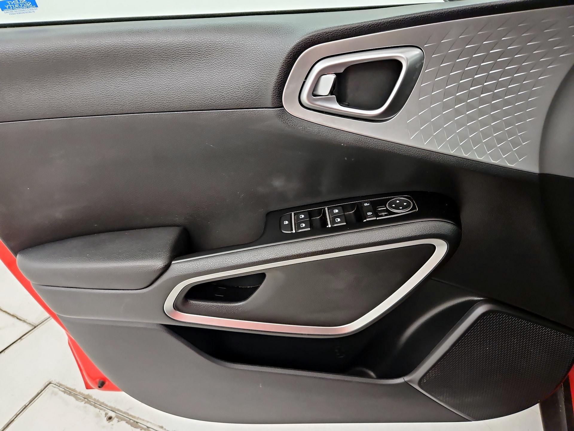 Thumbnail: 2023 Kia Soul - 12