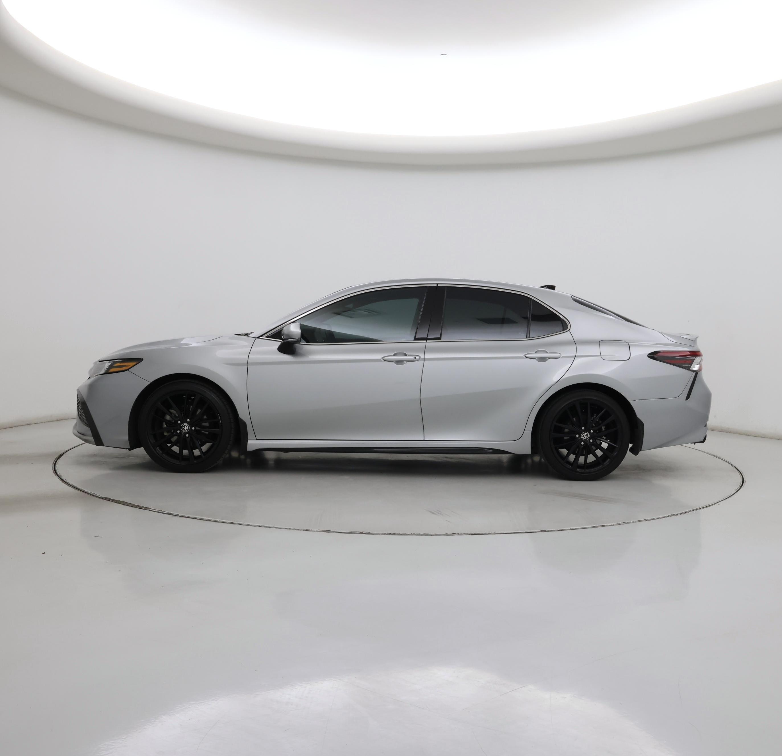 Thumbnail: 2021 Toyota Camry - 3