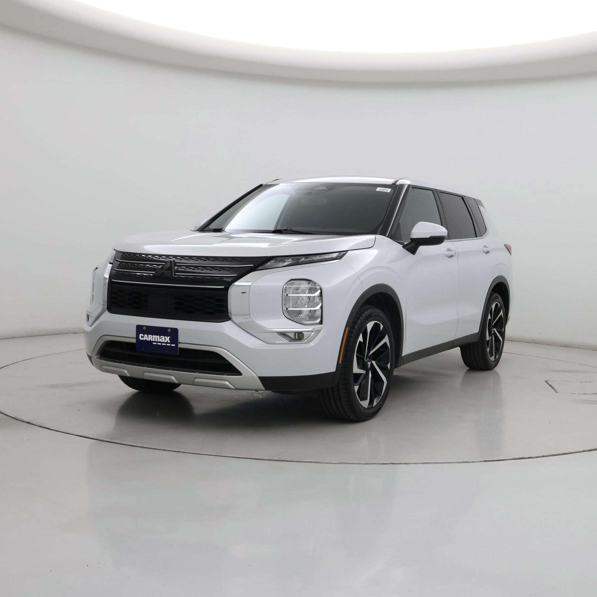 Thumbnail: 2023 Mitsubishi Outlander - 4
