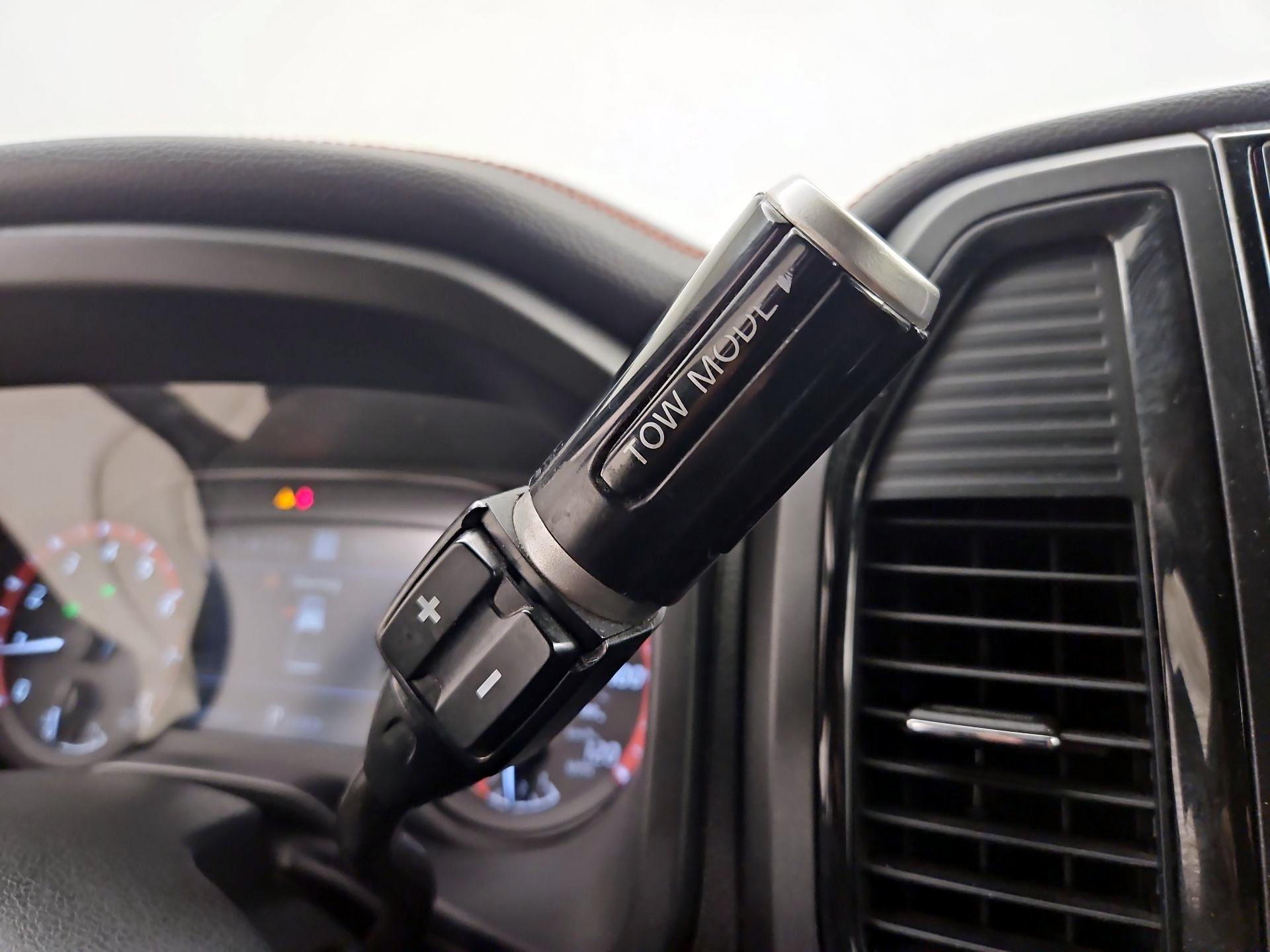 Thumbnail: 2021 Nissan Titan - 18