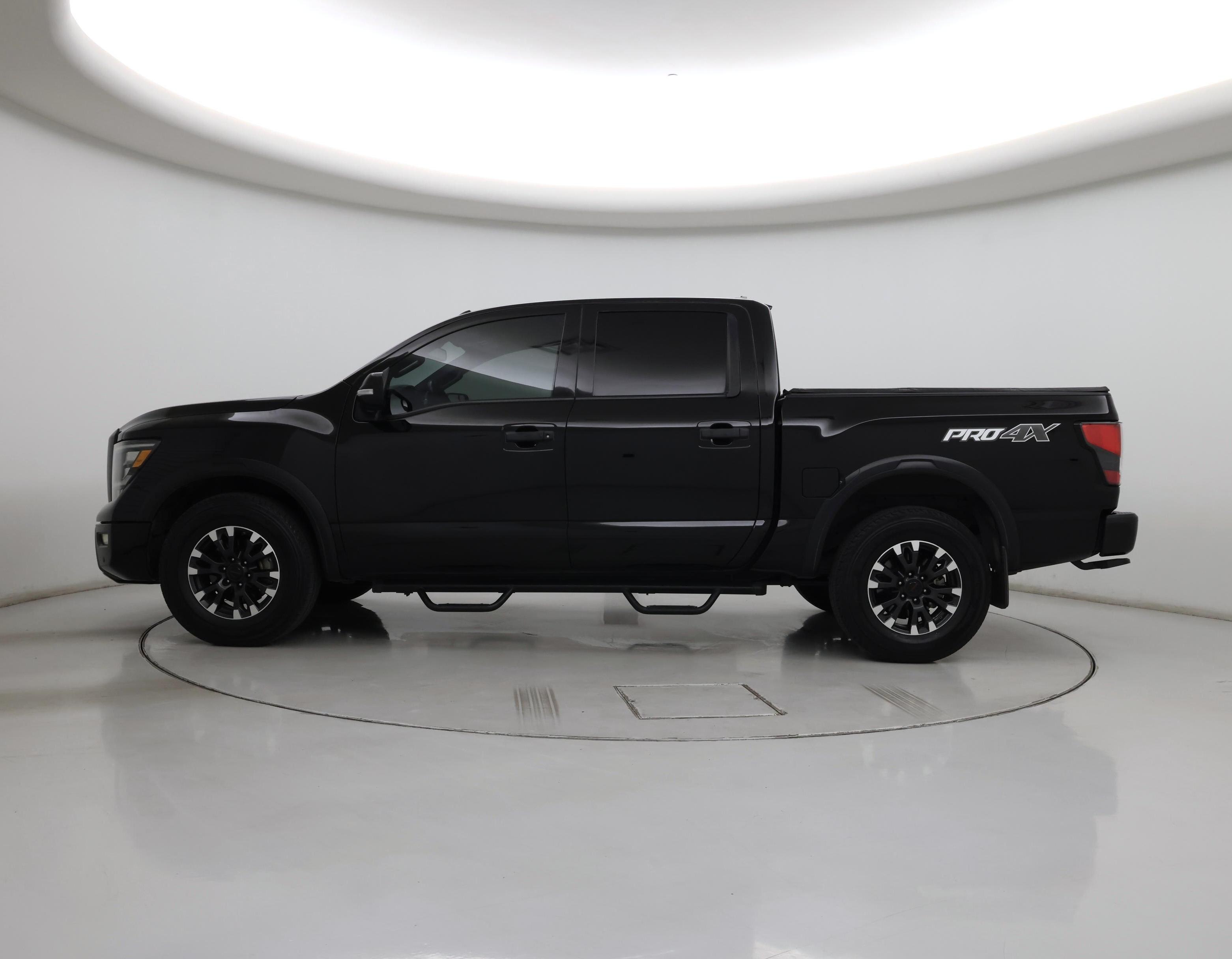 Thumbnail: 2021 Nissan Titan - 3