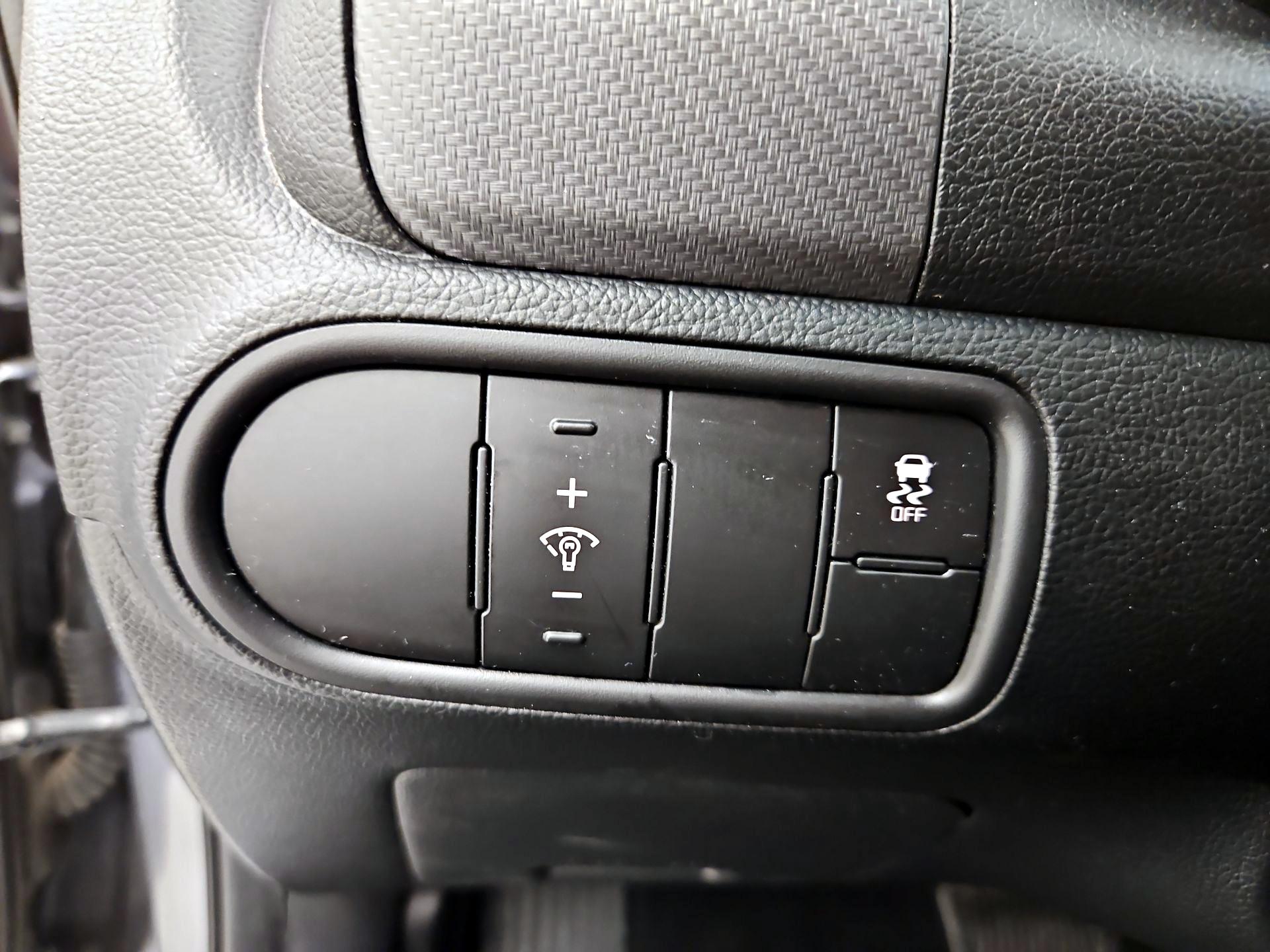 Thumbnail: 2018 Kia Forte - 13