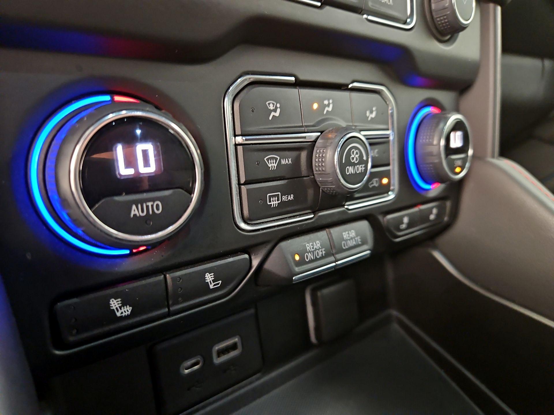Thumbnail: 2022 Chevrolet Tahoe - 16