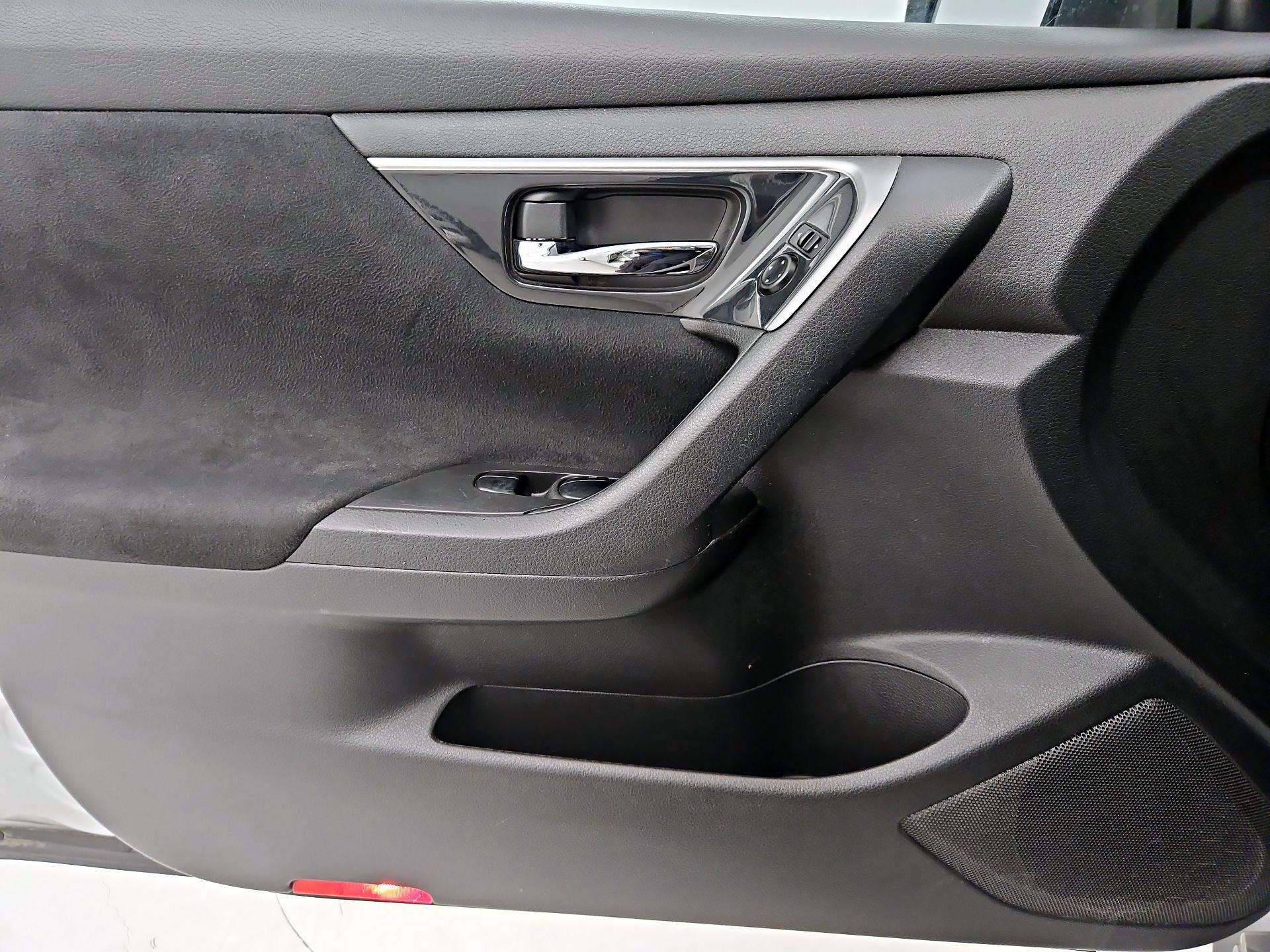 Thumbnail: 2014 Nissan Altima - 12