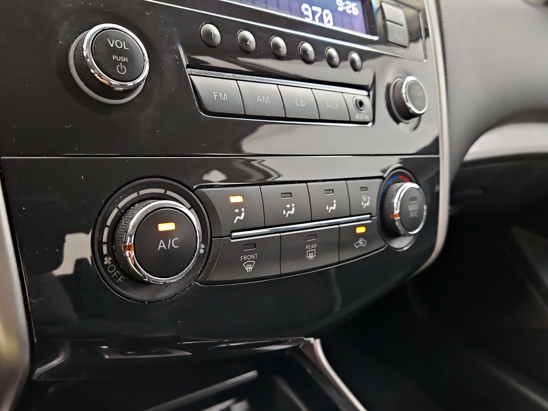 Thumbnail: 2014 Nissan Altima - 15