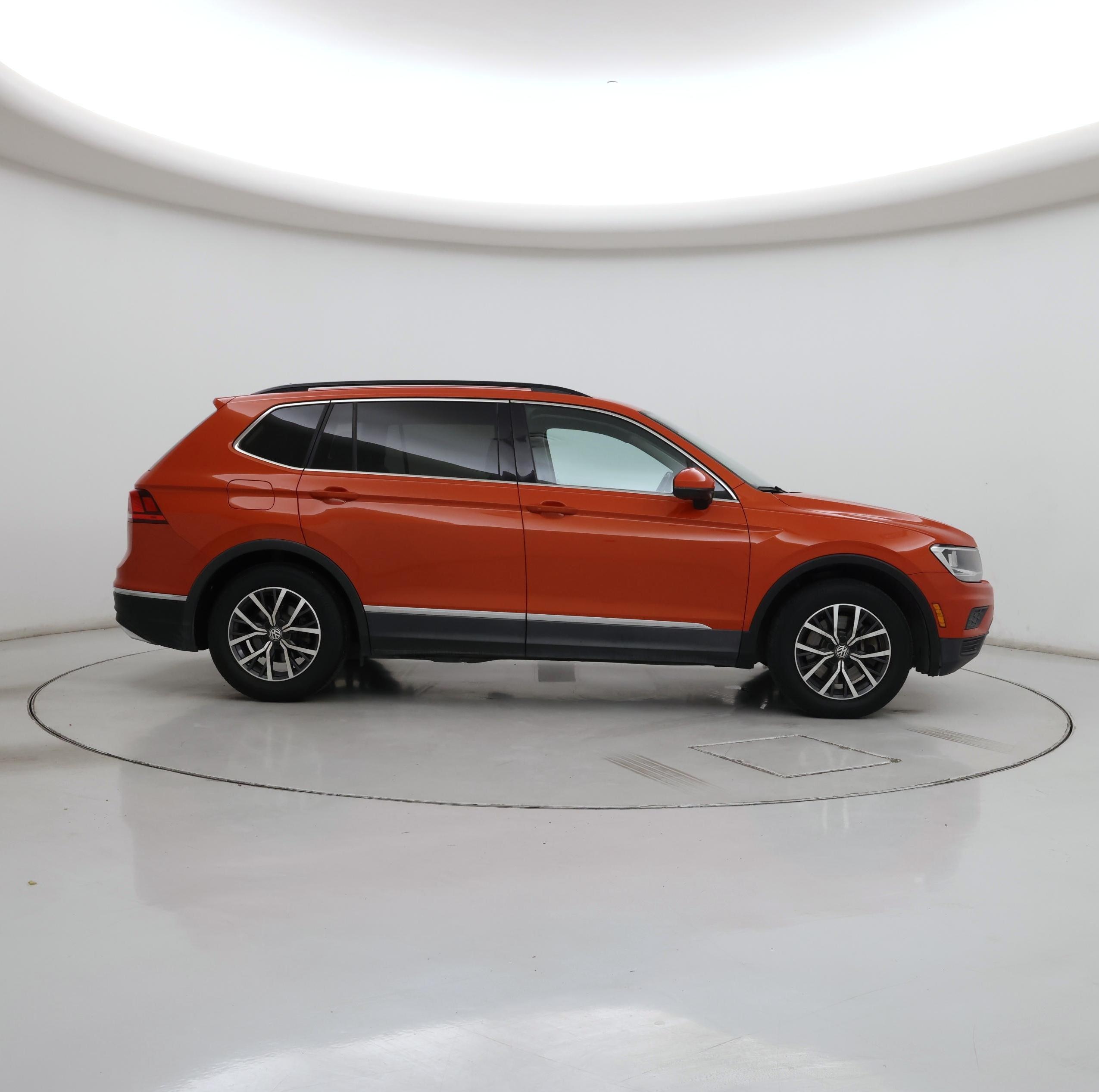 Thumbnail: 2018 Volkswagen Tiguan - 7