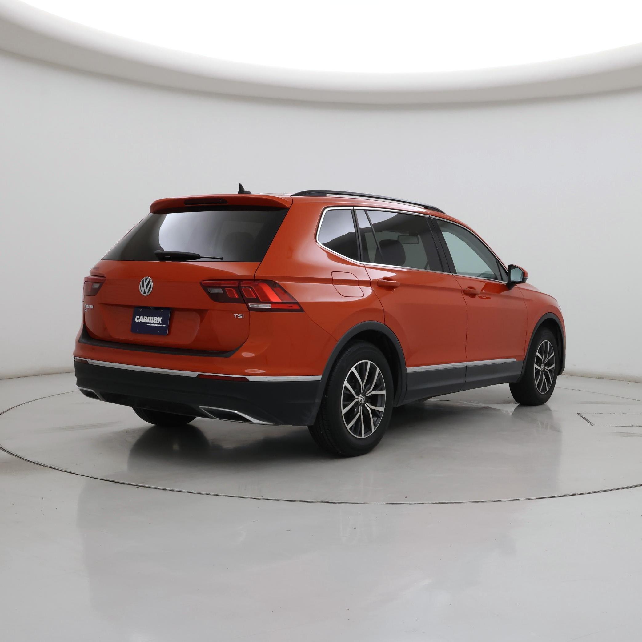 Thumbnail: 2018 Volkswagen Tiguan - 8