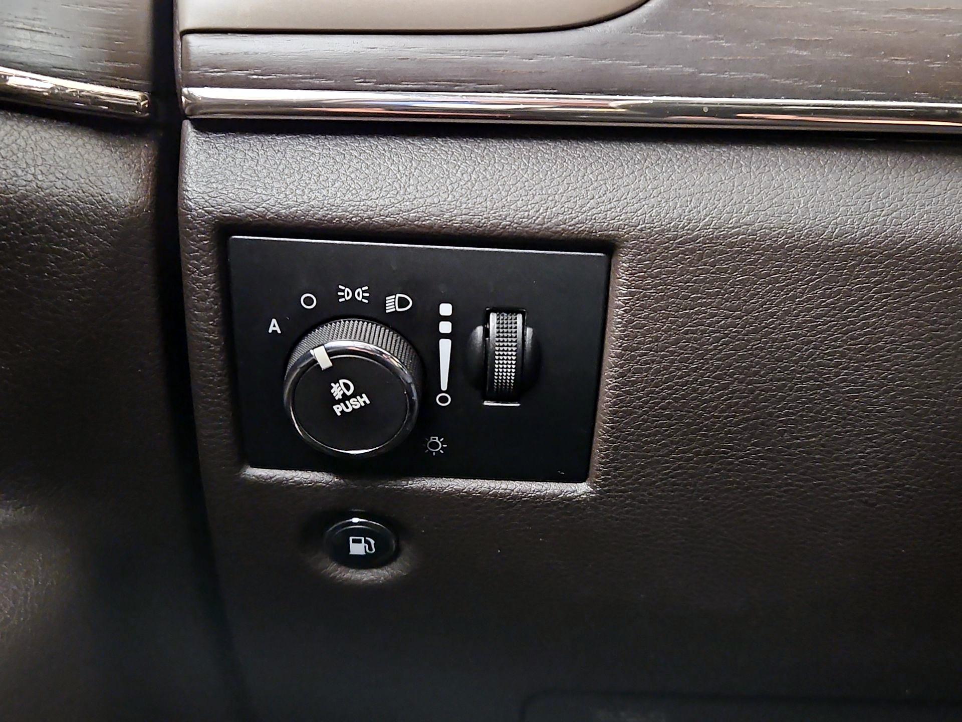 Thumbnail: 2014 Jeep Grand Cherokee - 13