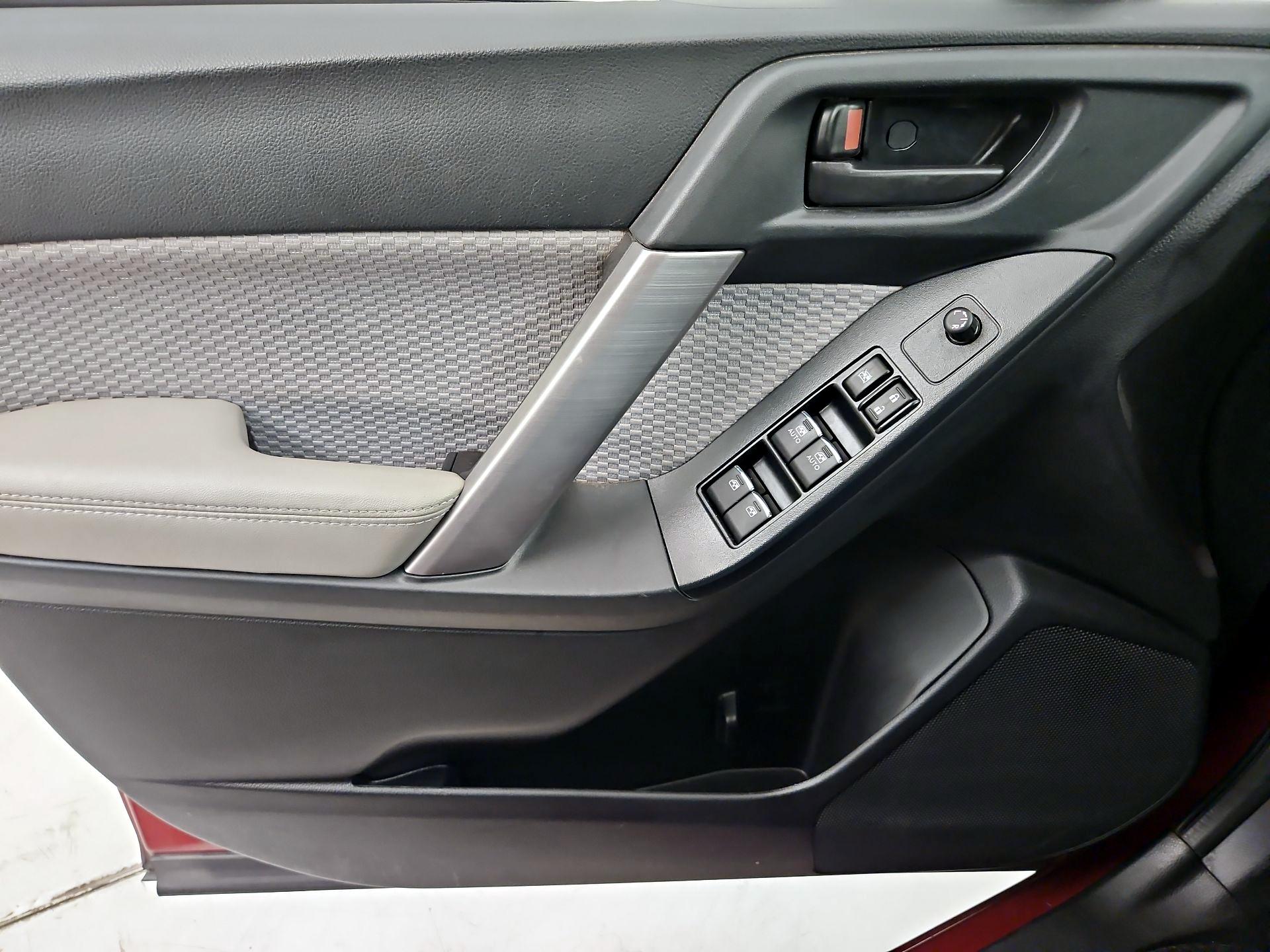 Thumbnail: 2017 Subaru Forester - 12