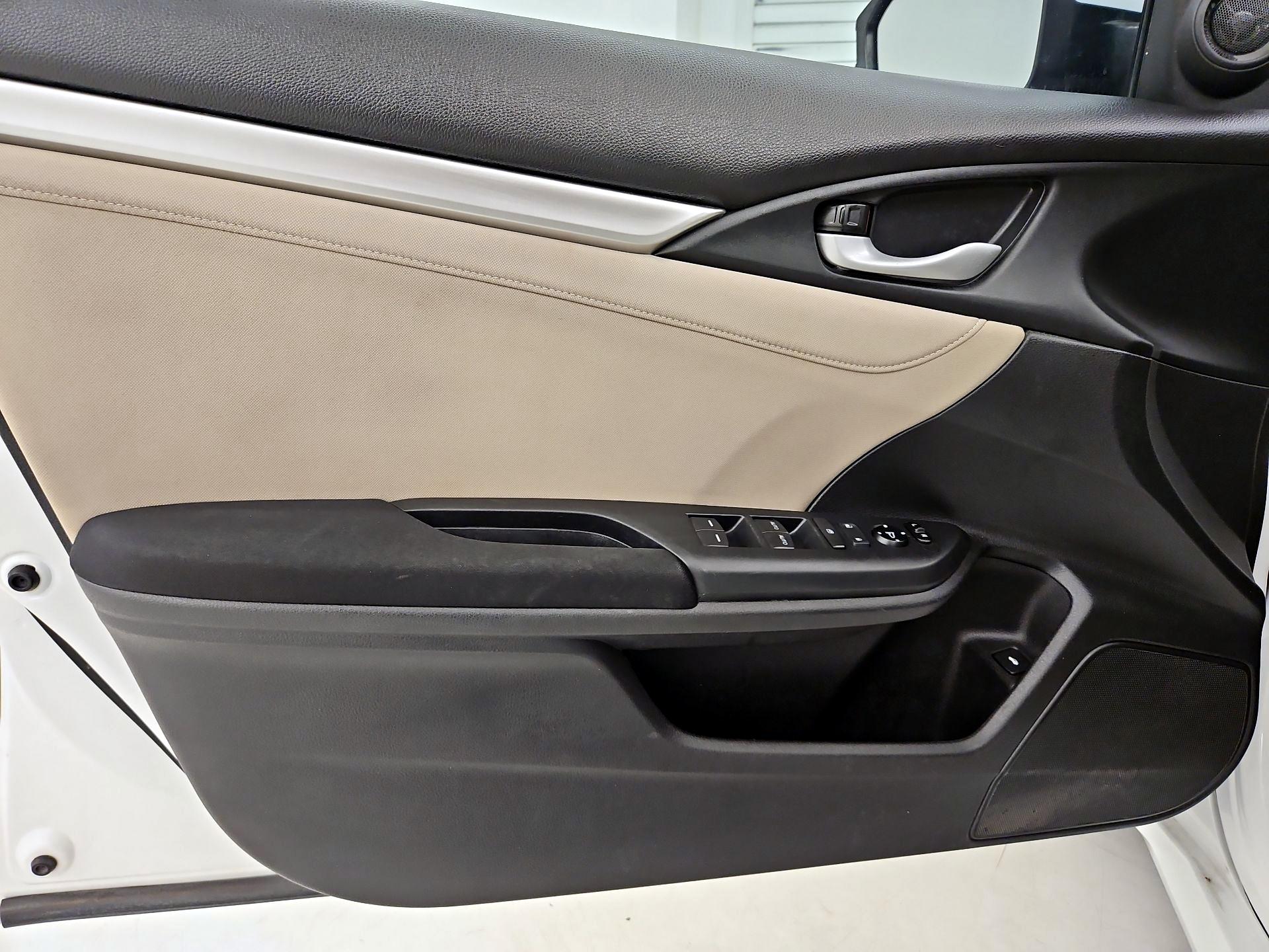 Thumbnail: 2017 Honda Civic - 12