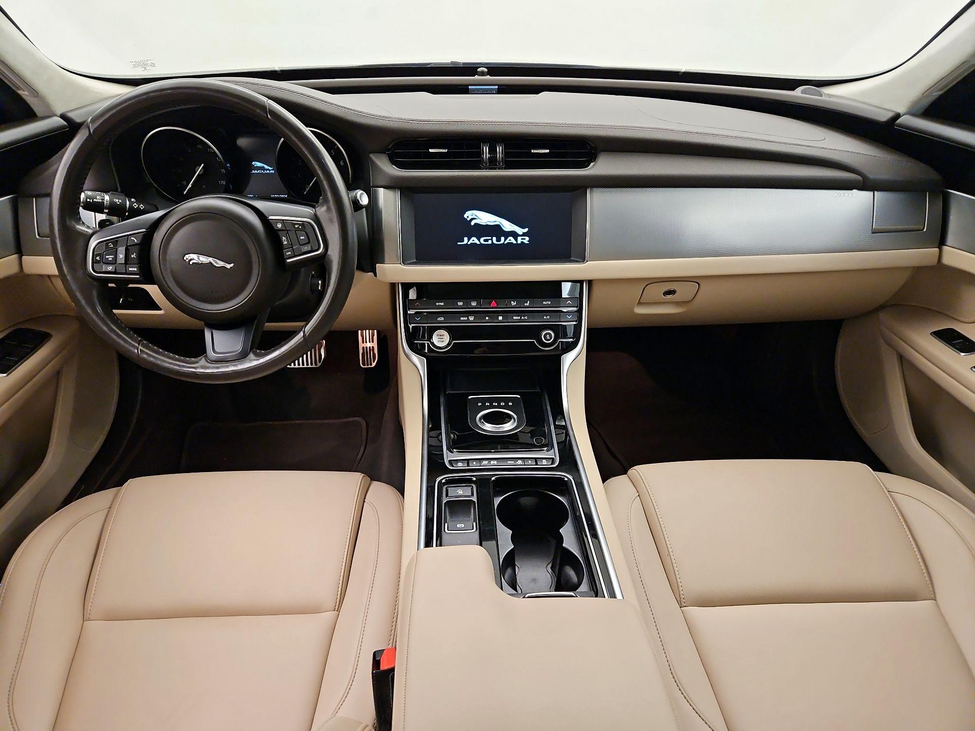 Thumbnail: 2020 Jaguar XF - 9