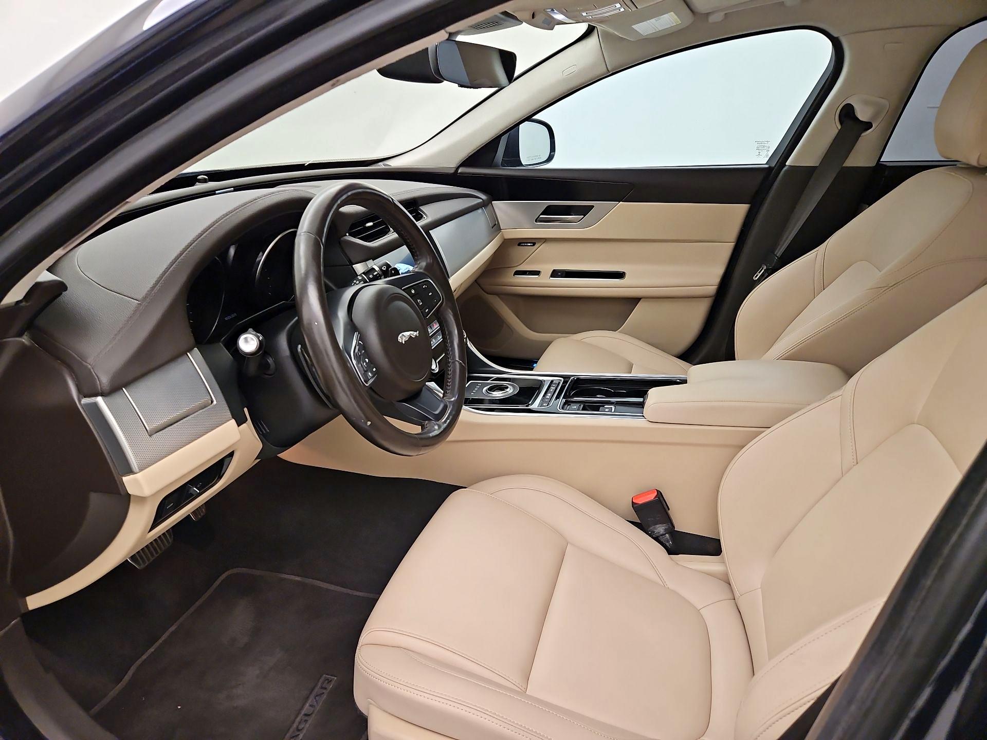 Thumbnail: 2020 Jaguar XF - 11