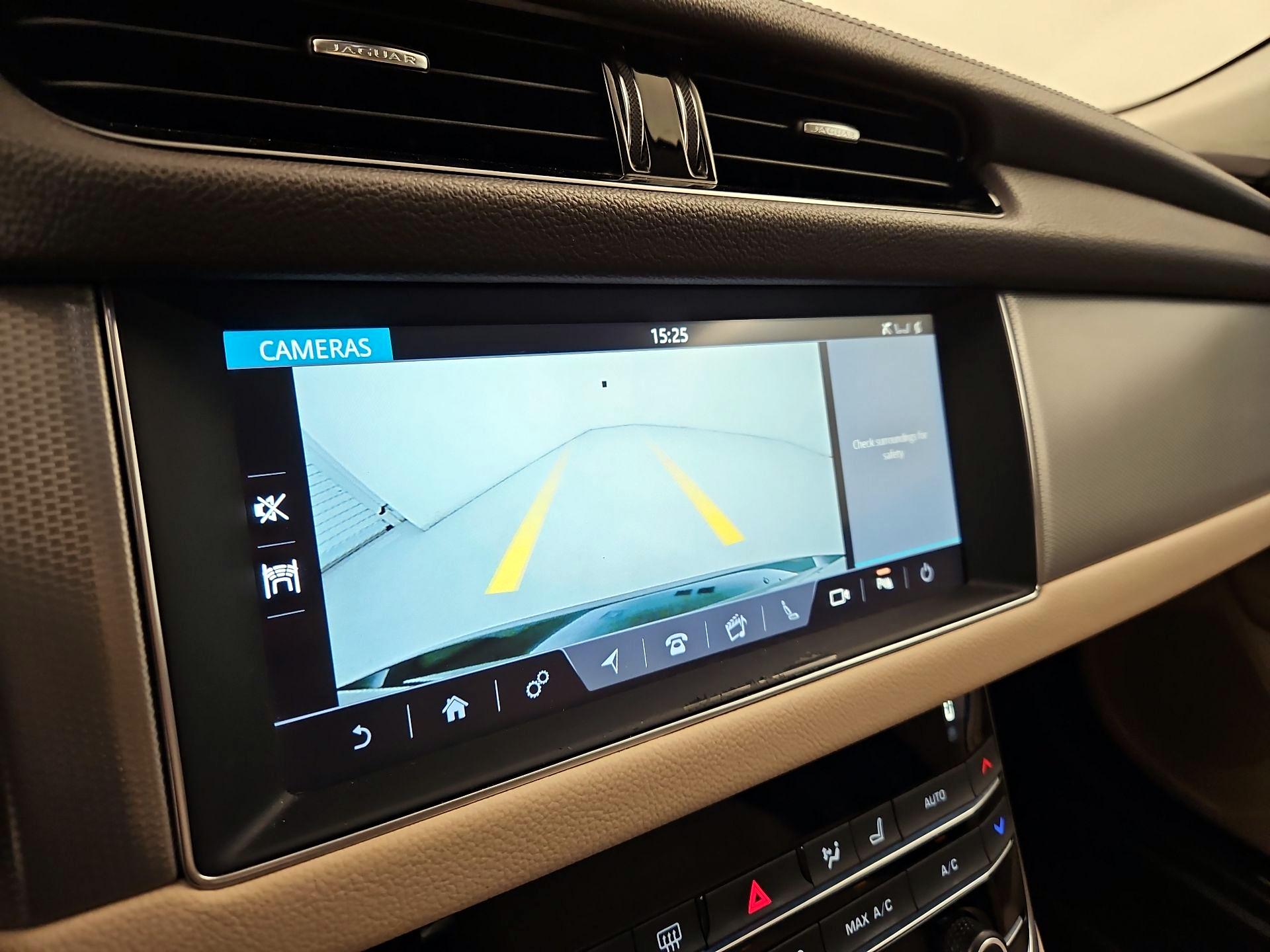 Thumbnail: 2020 Jaguar XF - 14