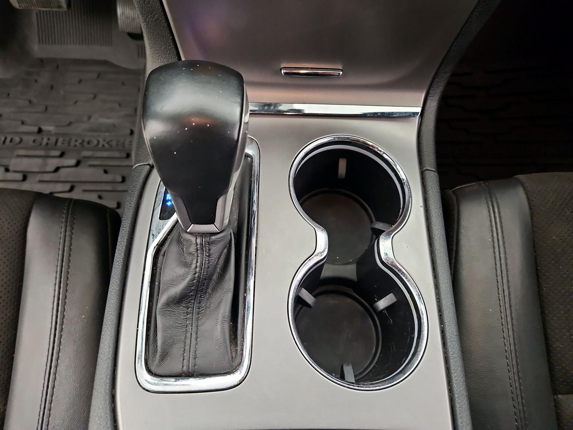 Thumbnail: 2020 Jeep Grand Cherokee - 18