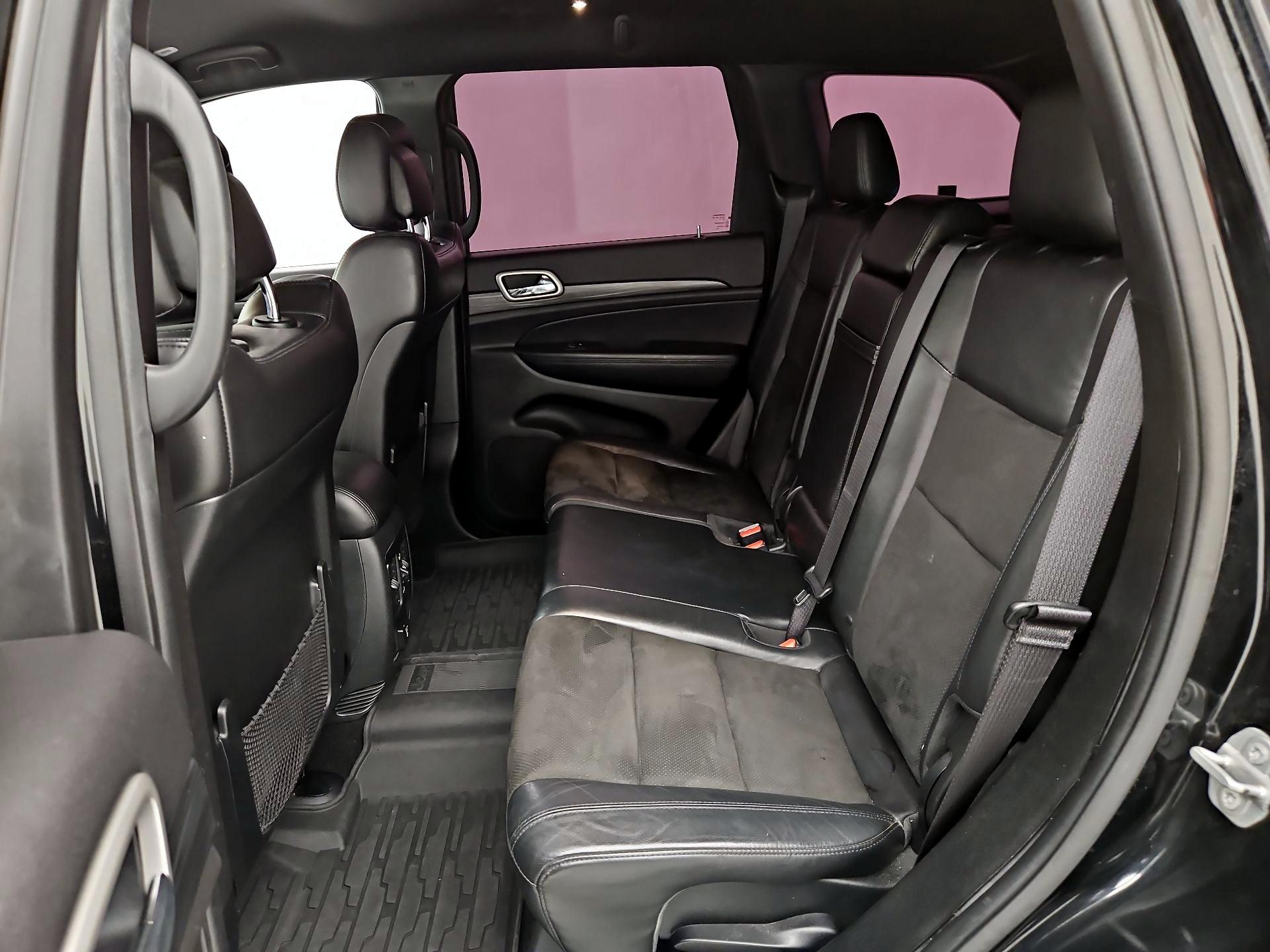 Thumbnail: 2020 Jeep Grand Cherokee - 20