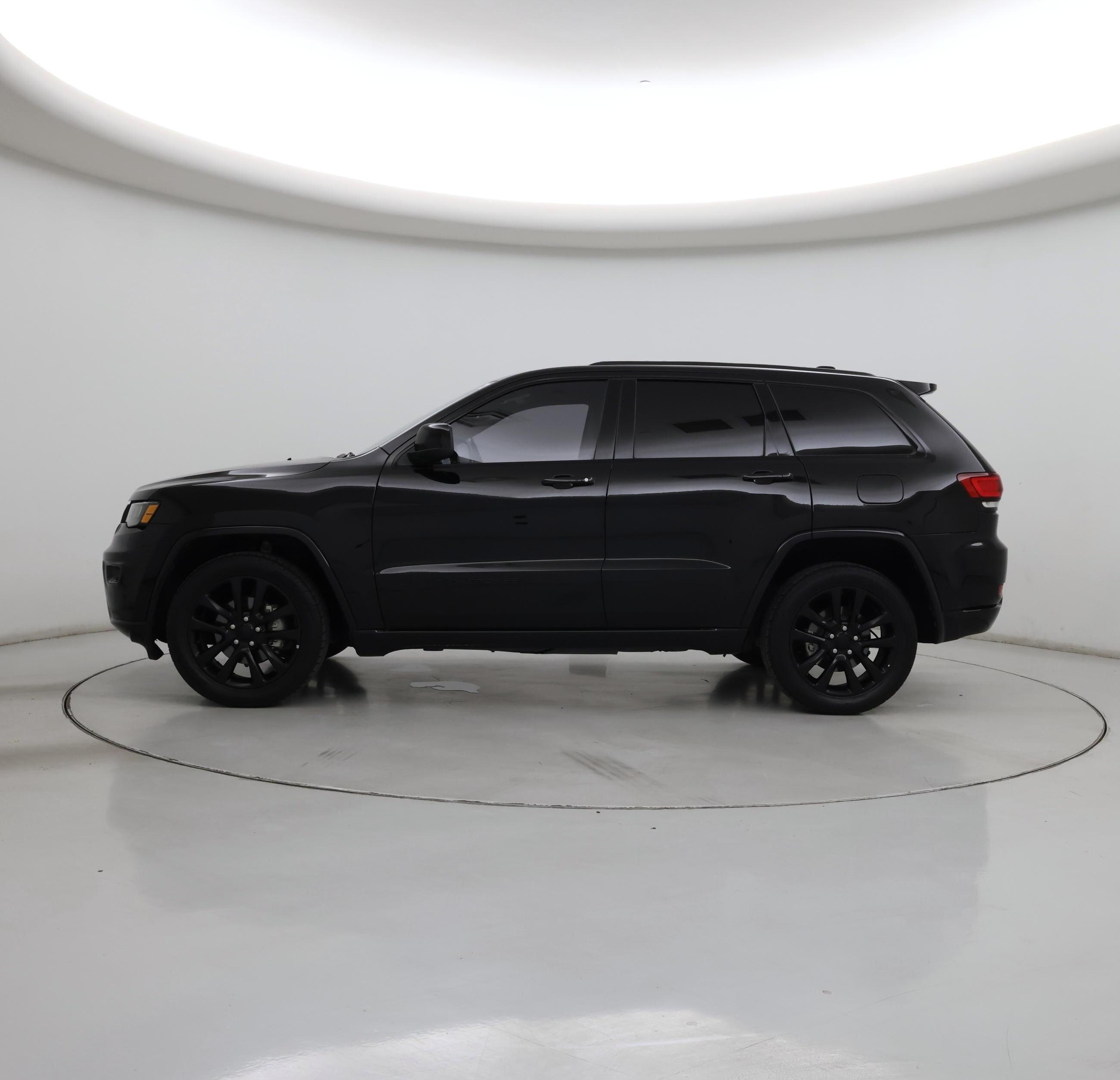 Thumbnail: 2020 Jeep Grand Cherokee - 3