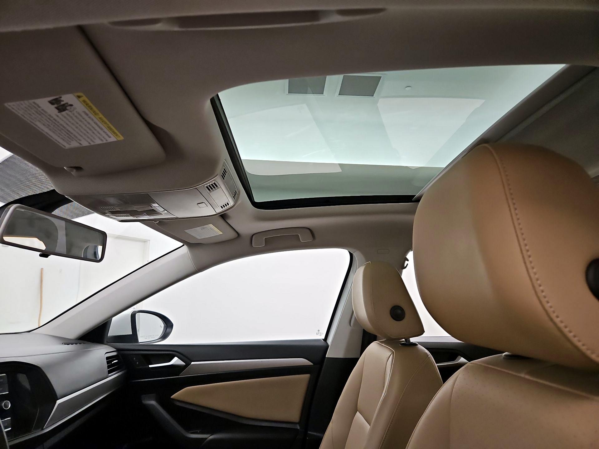 Thumbnail: 2019 Volkswagen Jetta - 18
