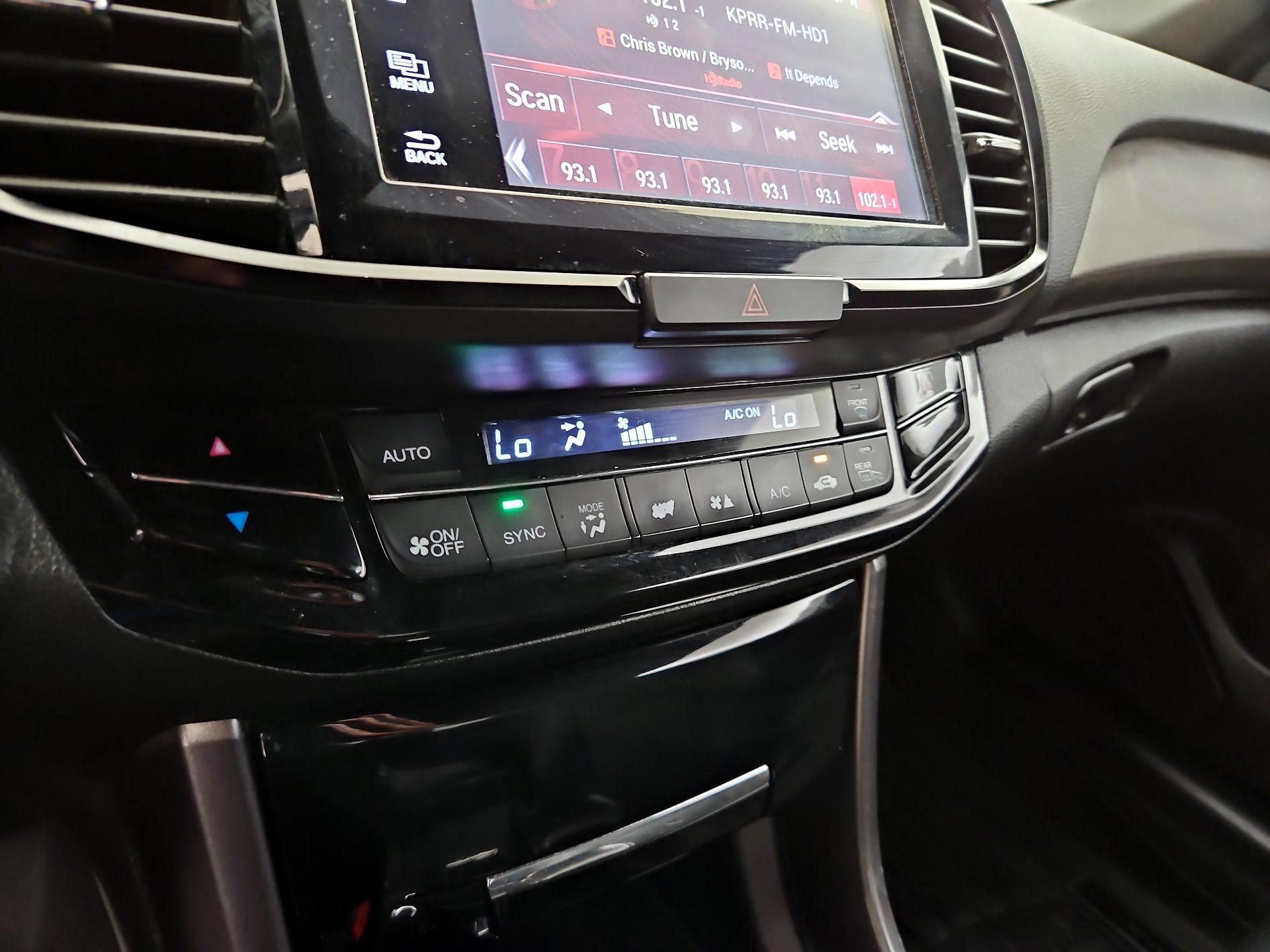 Thumbnail: 2016 Honda Accord - 16