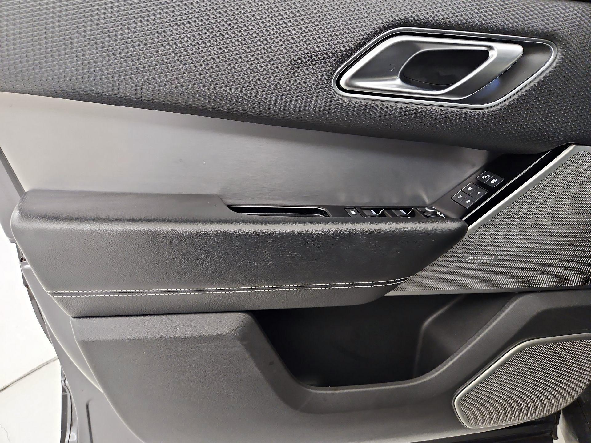 Thumbnail: 2019 Land Rover Range Rover Velar - 12