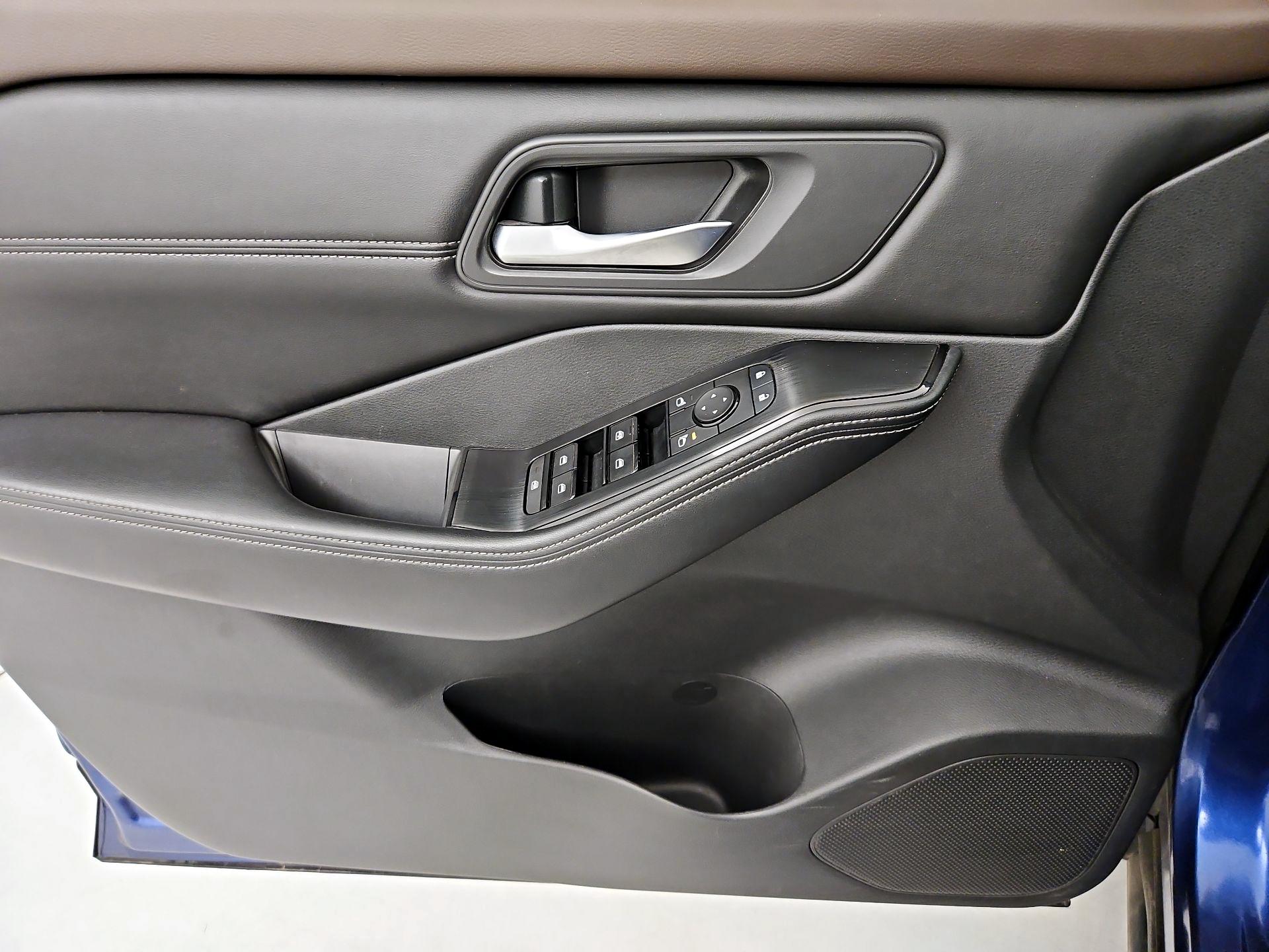 Thumbnail: 2022 Nissan Rogue - 12