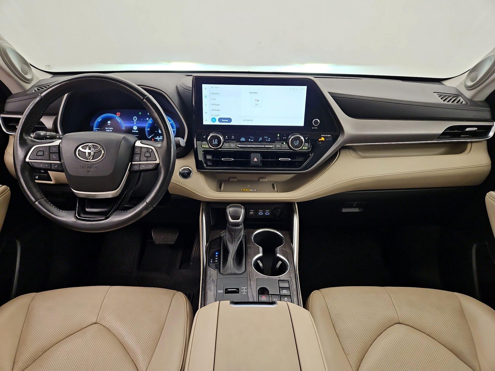 Thumbnail: 2023 Toyota Highlander - 9