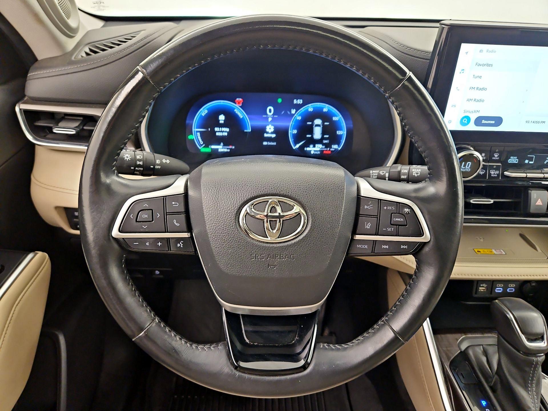 Thumbnail: 2023 Toyota Highlander - 10