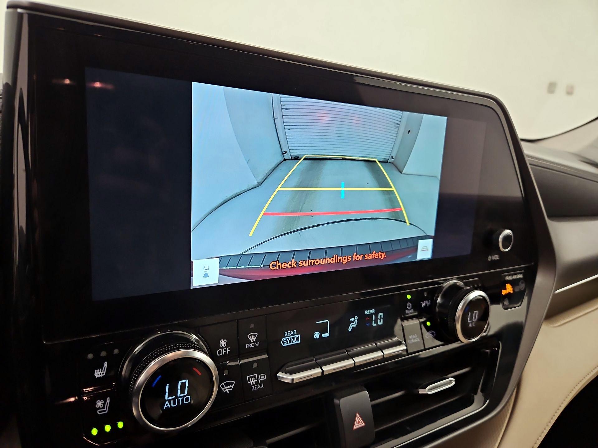 Thumbnail: 2023 Toyota Highlander - 14