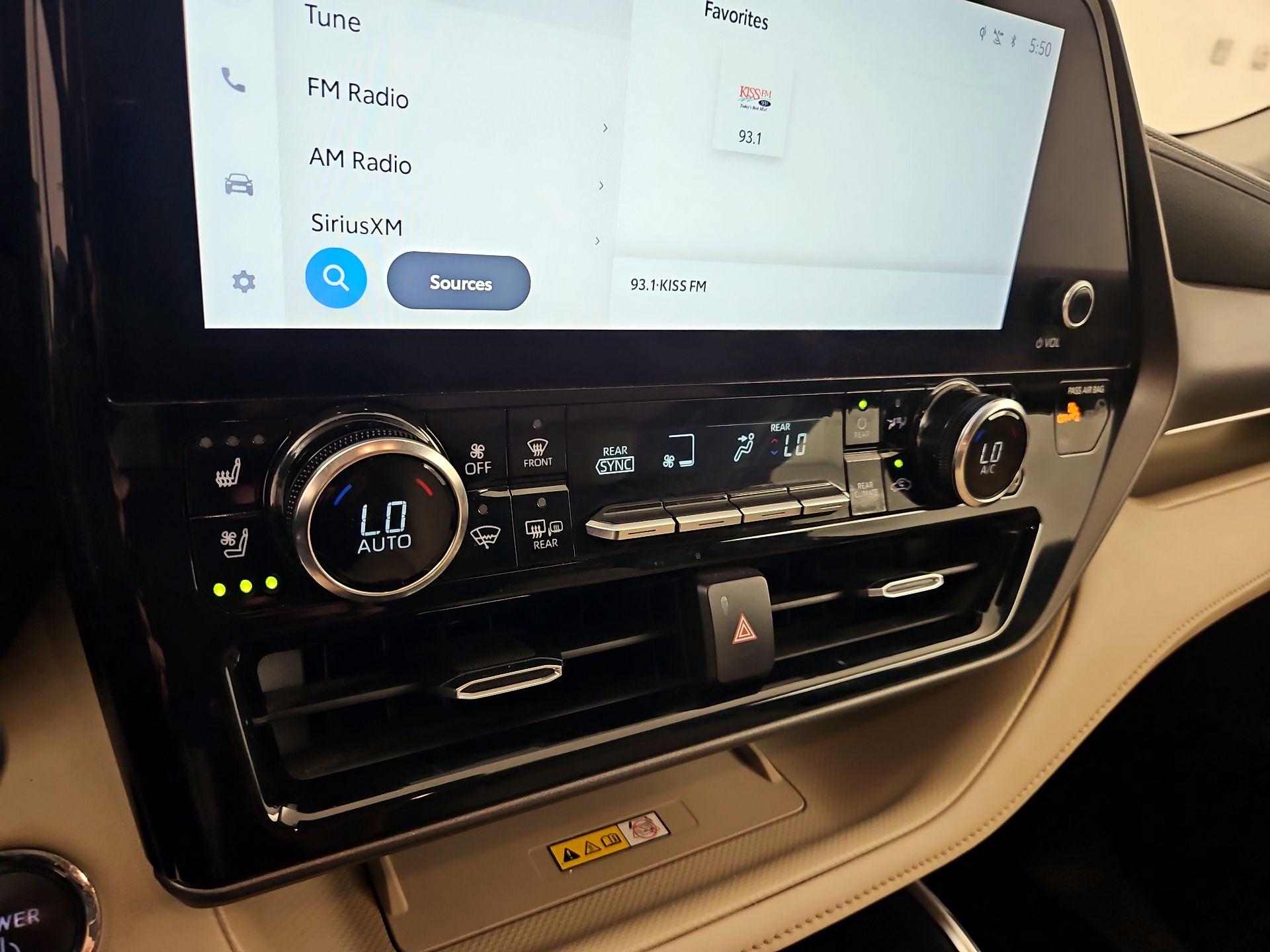 Thumbnail: 2023 Toyota Highlander - 16