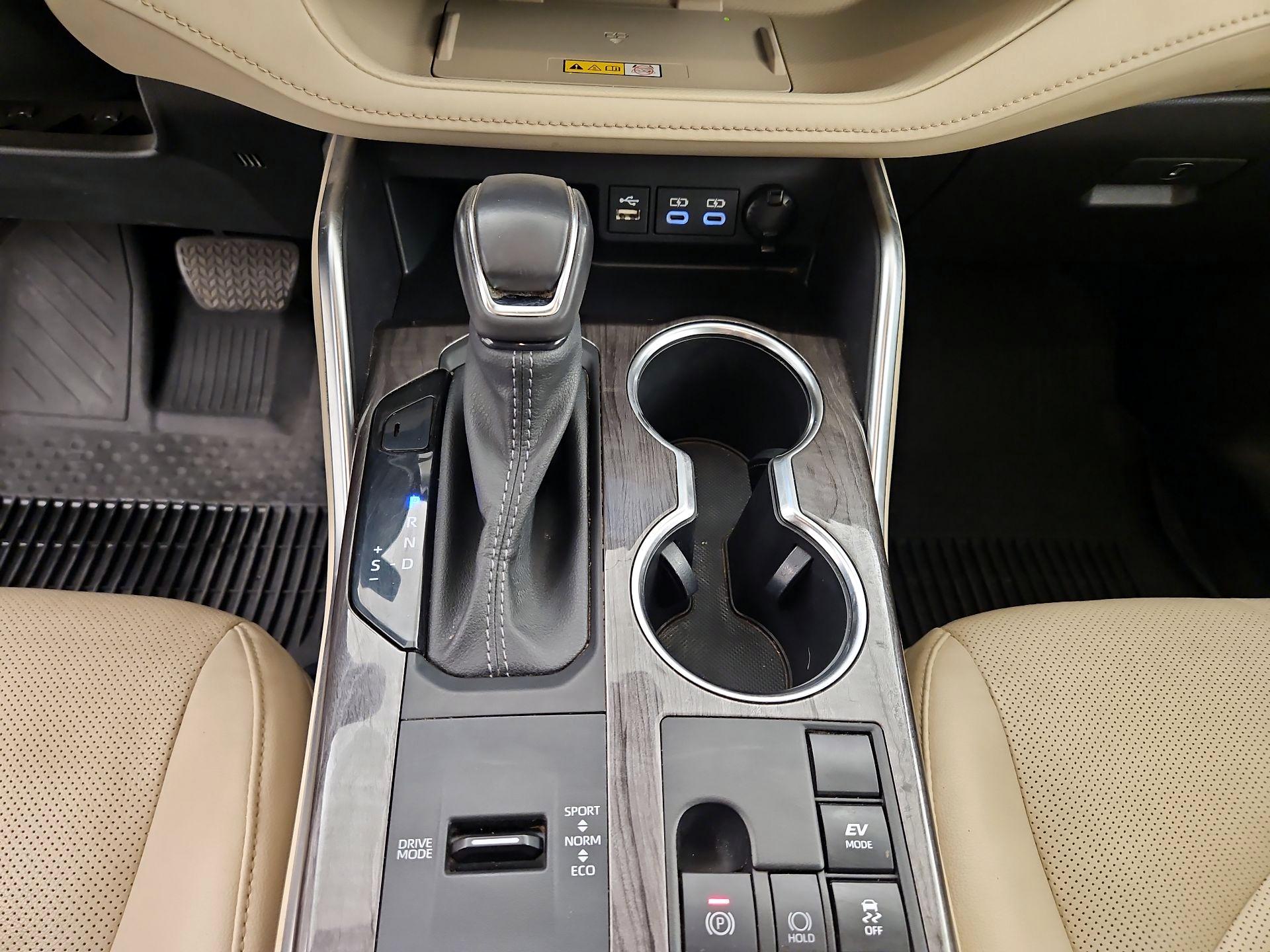 Thumbnail: 2023 Toyota Highlander - 17