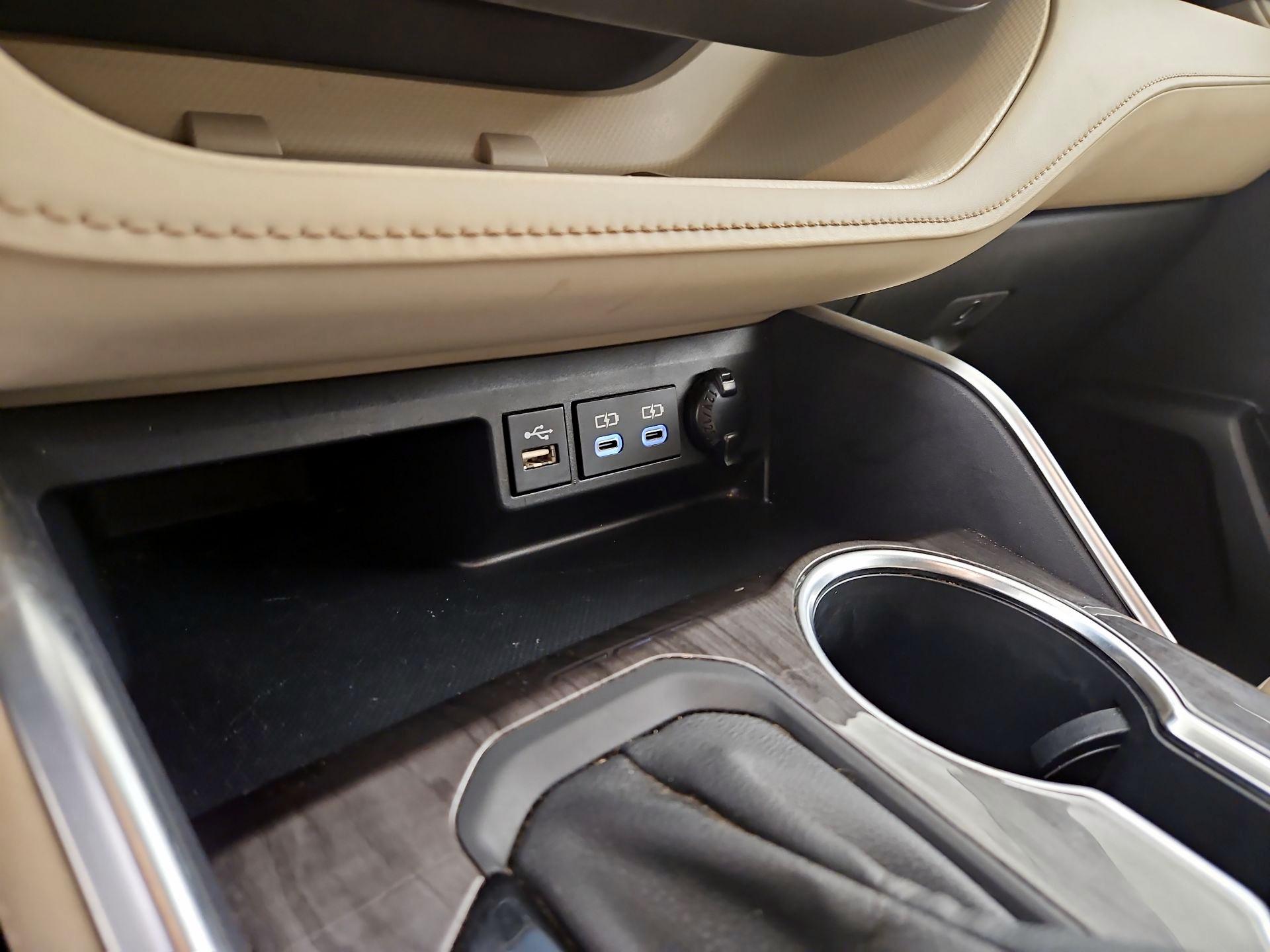 Thumbnail: 2023 Toyota Highlander - 18