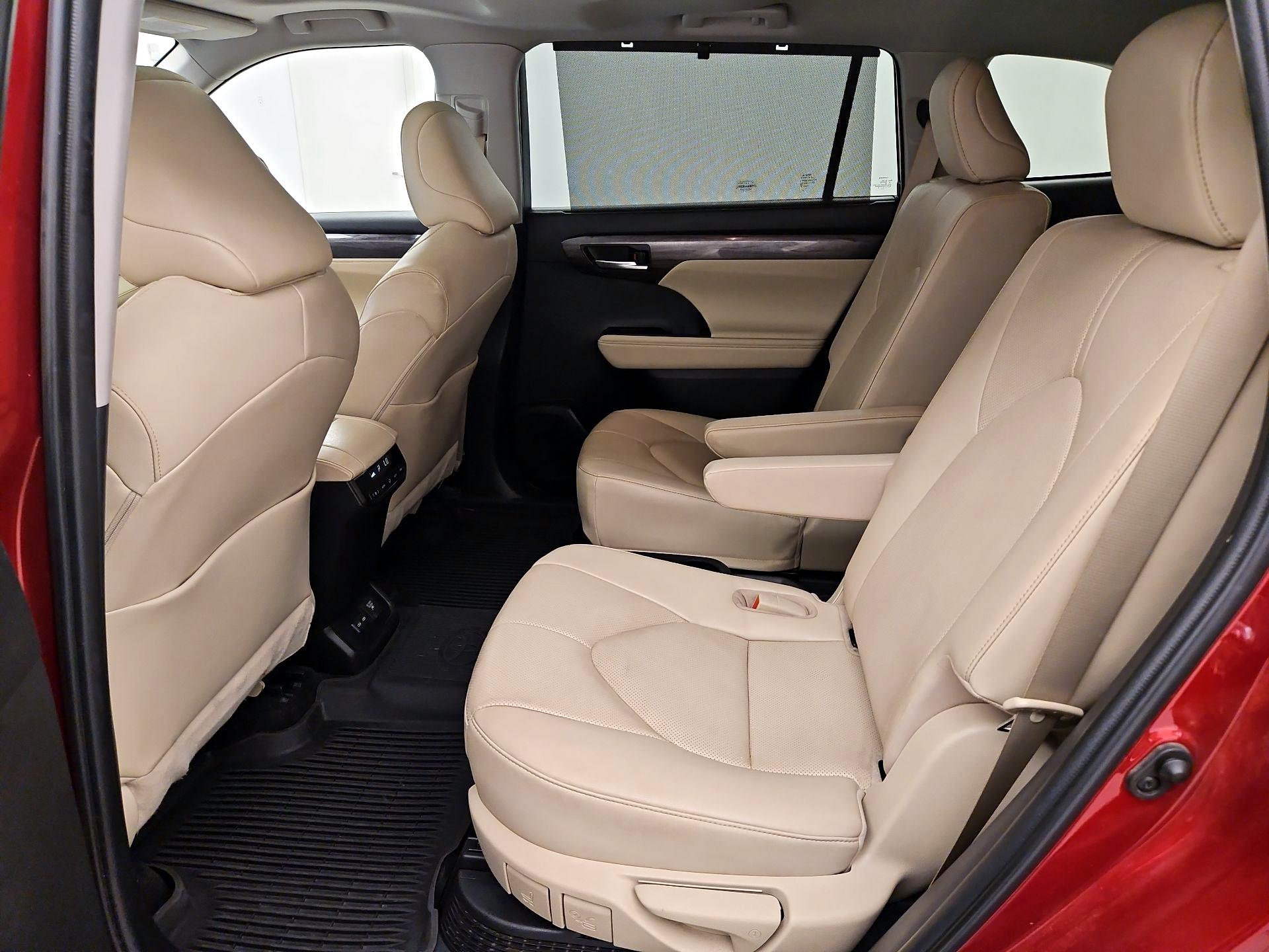 Thumbnail: 2023 Toyota Highlander - 20