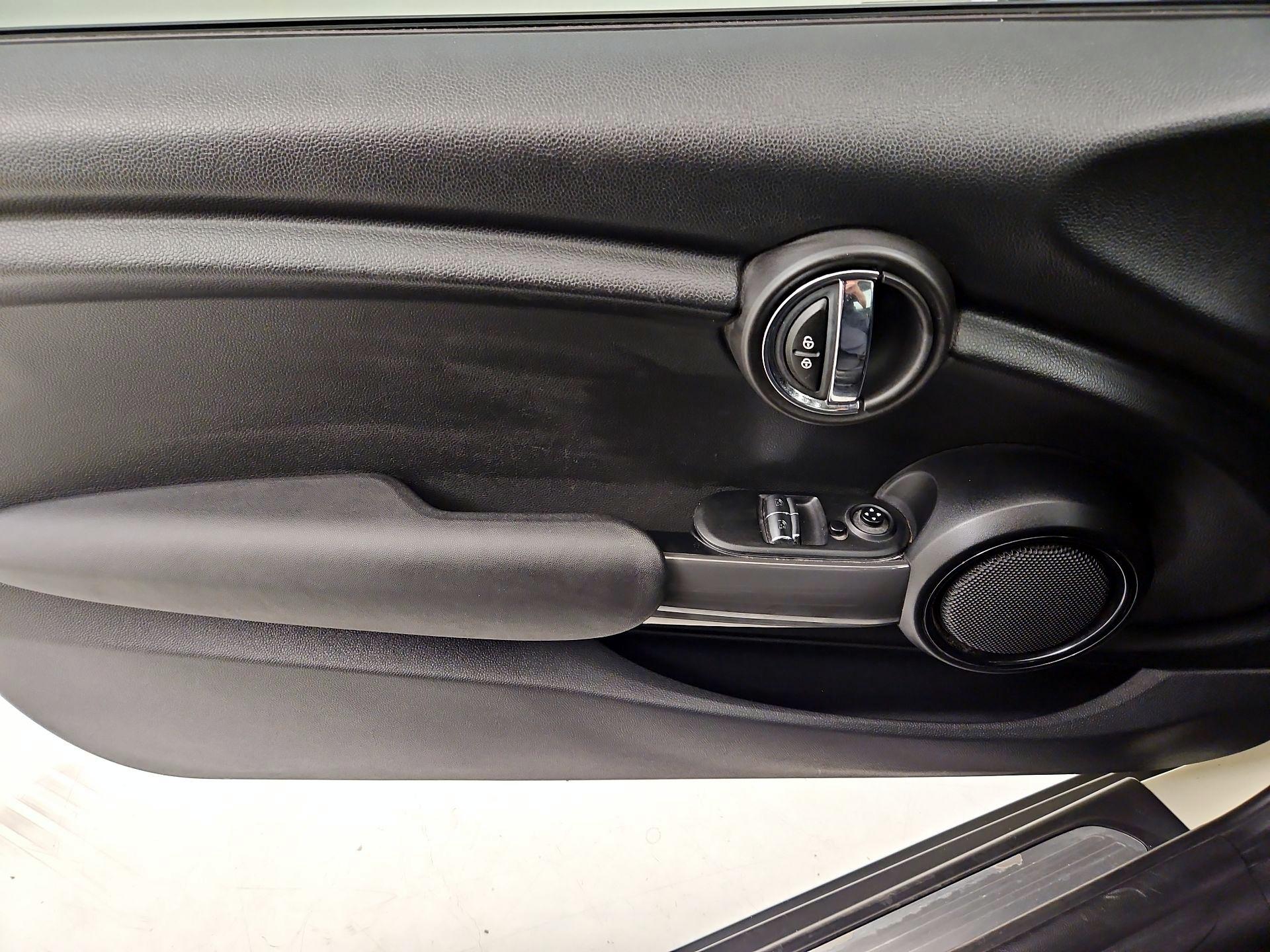 Thumbnail: 2020 MINI Cooper Hardtop - 12