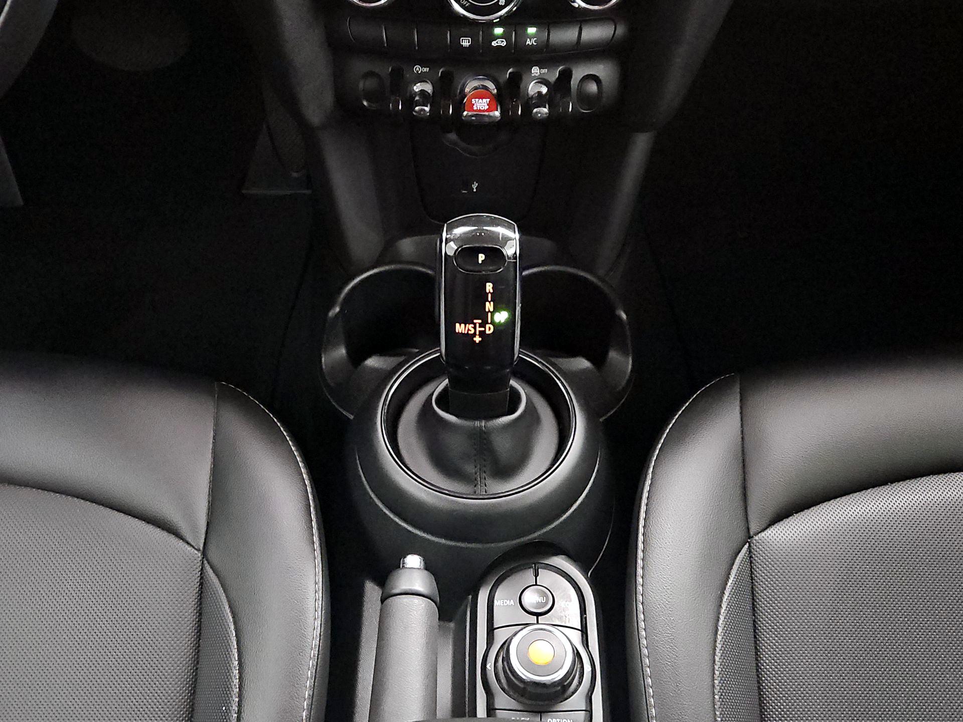 Thumbnail: 2020 MINI Cooper Hardtop - 17