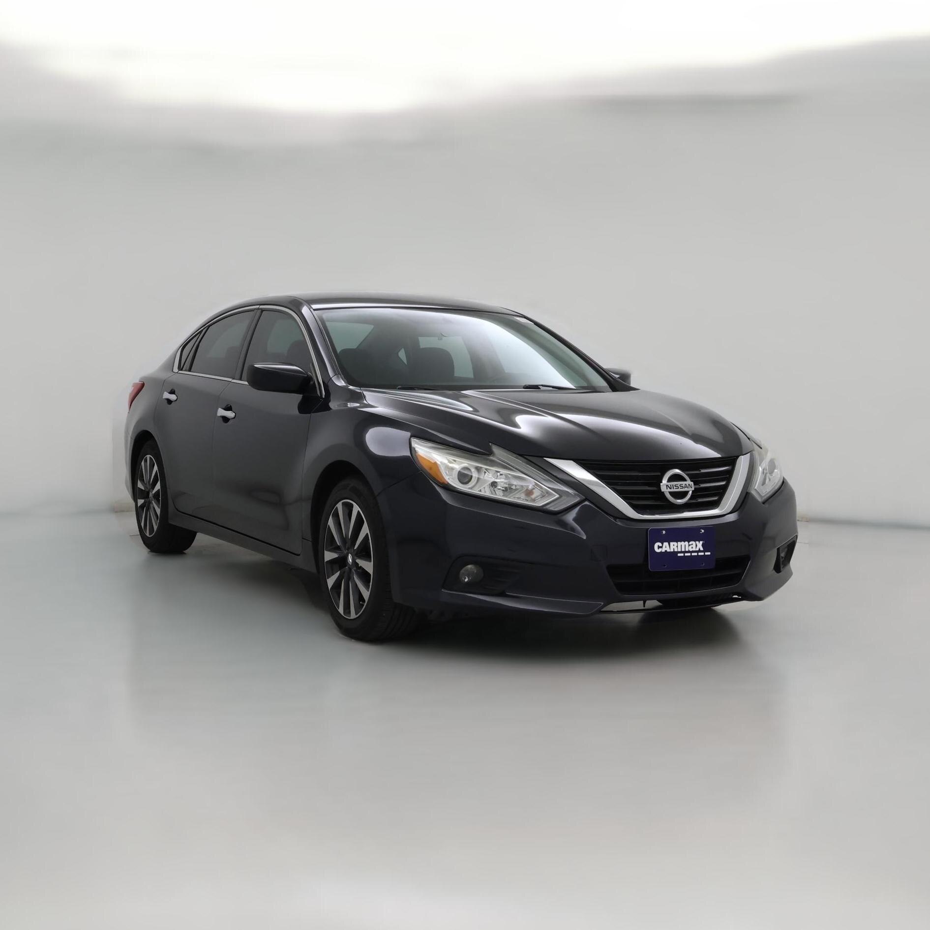 Thumbnail: 2017 Nissan Altima - 1