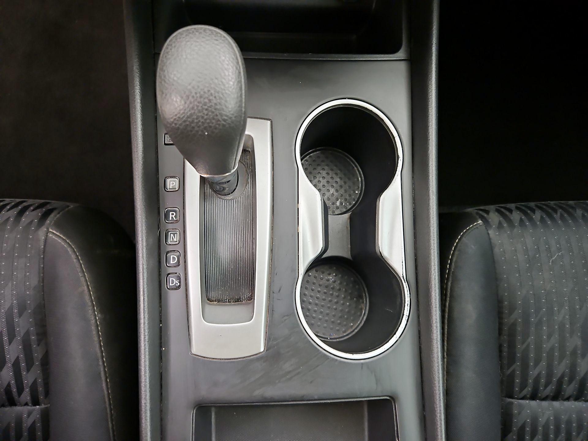 Thumbnail: 2017 Nissan Altima - 17