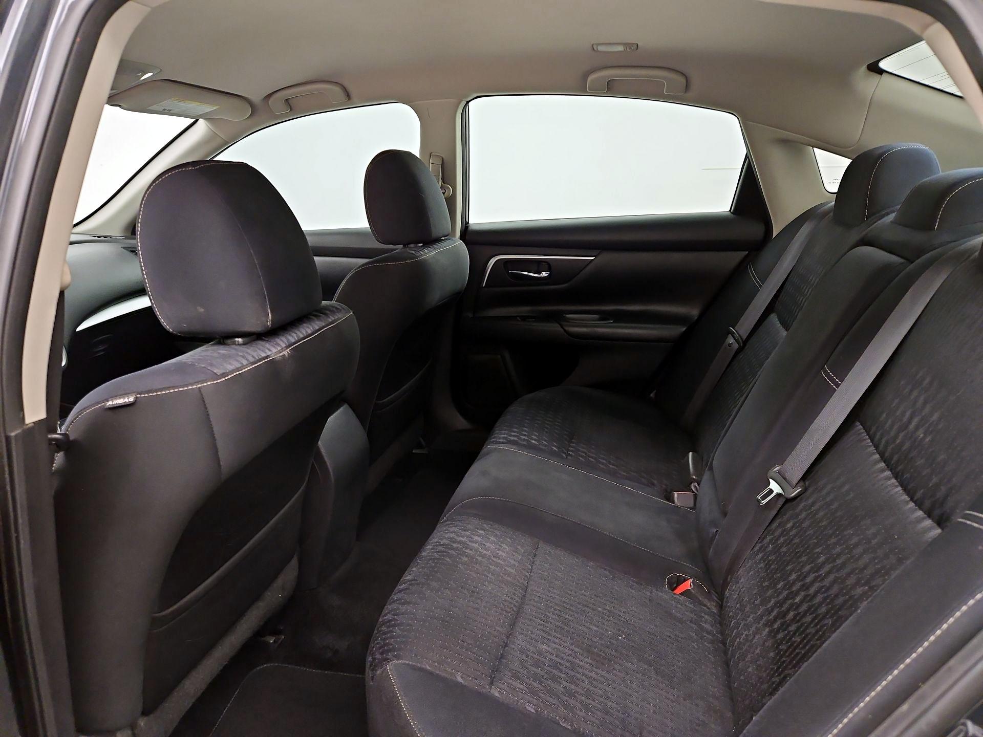 Thumbnail: 2017 Nissan Altima - 19