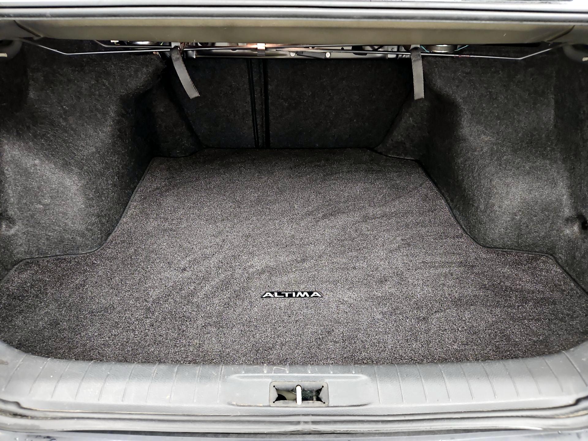 Thumbnail: 2017 Nissan Altima - 20