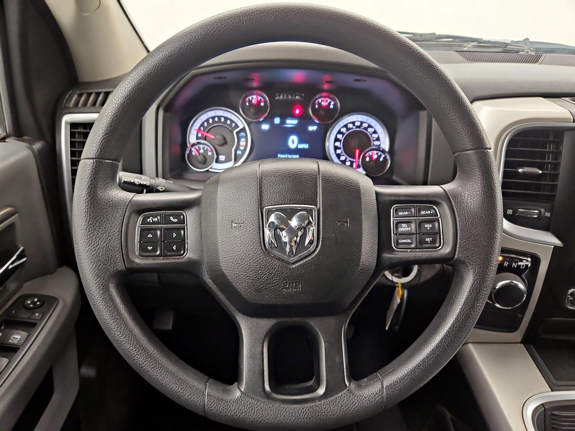 Thumbnail: 2019 RAM 1500 Classic - 10