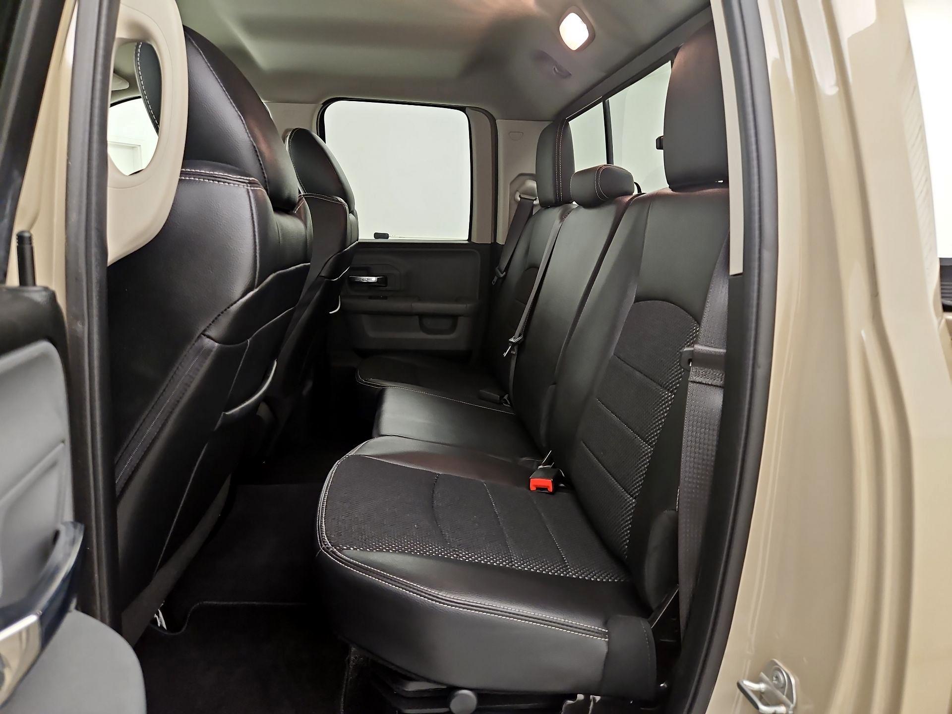 Thumbnail: 2019 RAM 1500 Classic - 19