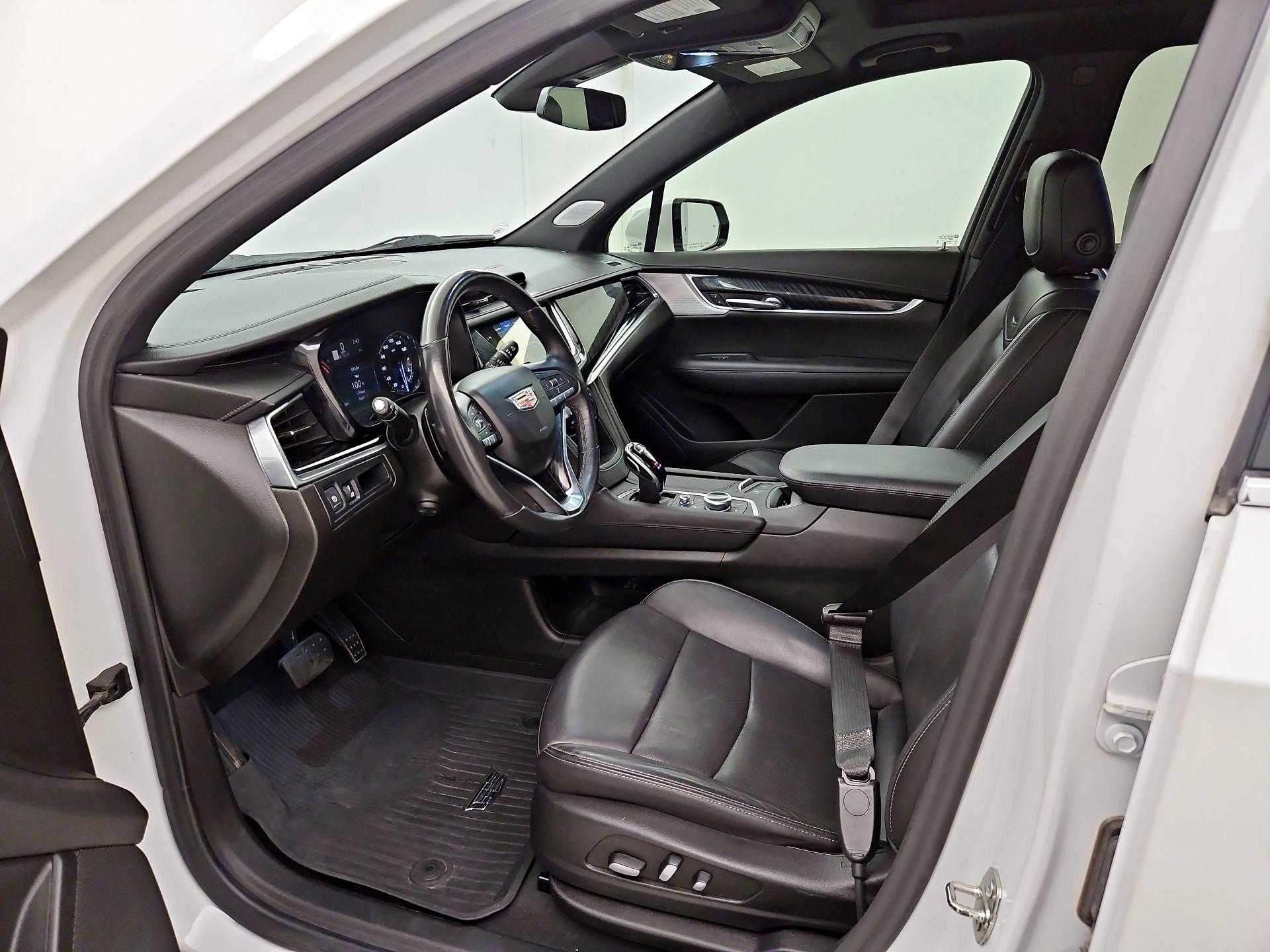 Thumbnail: 2022 Cadillac XT6 - 11