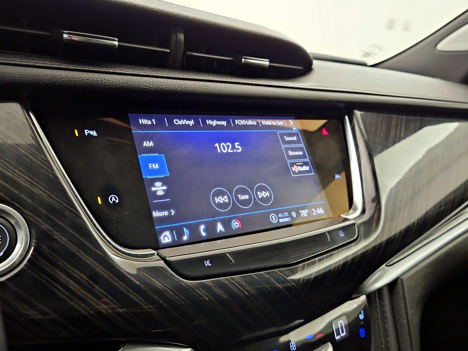 Thumbnail: 2022 Cadillac XT6 - 16