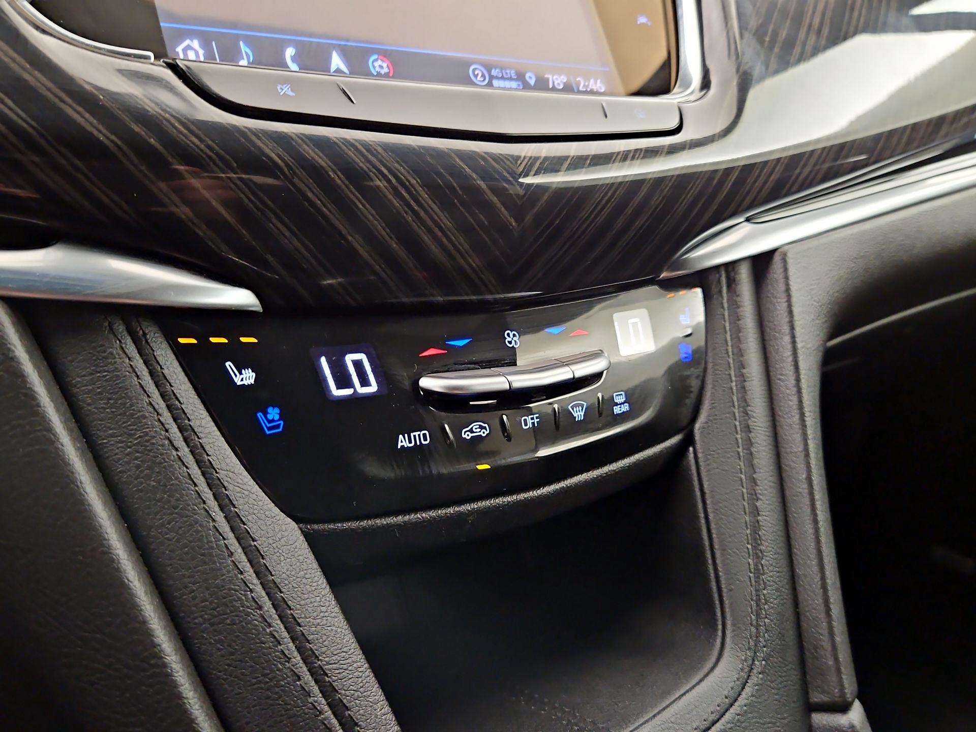 Thumbnail: 2022 Cadillac XT6 - 17