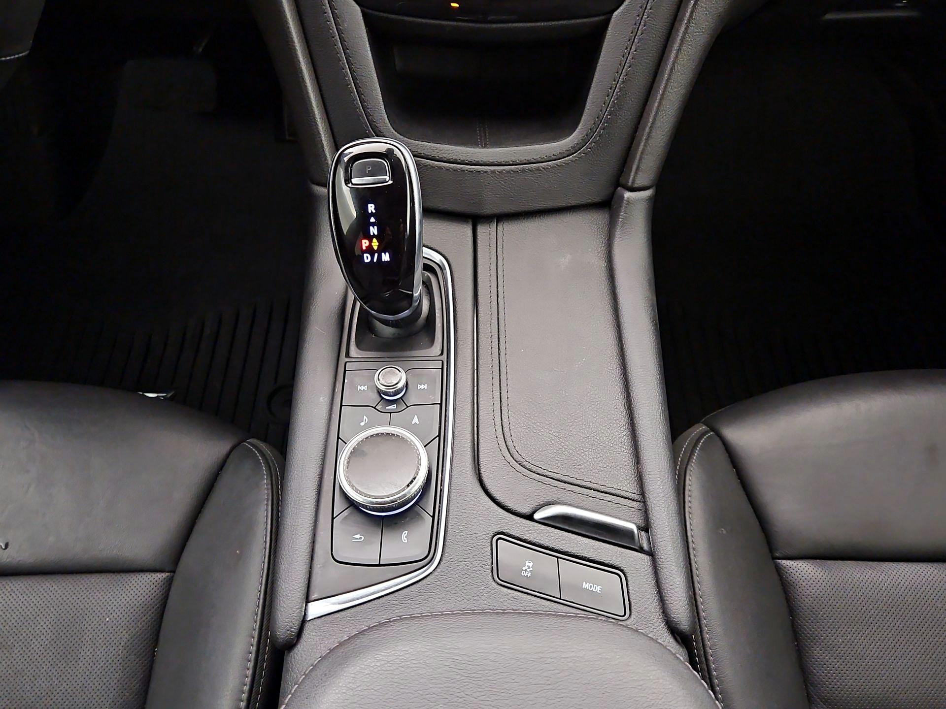Thumbnail: 2022 Cadillac XT6 - 18